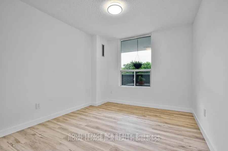 1535 Lakeshore Road E #205