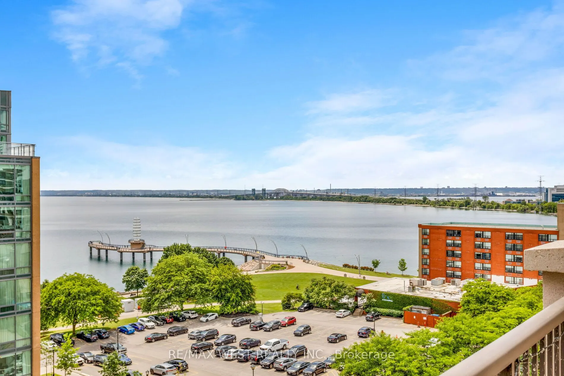 399 Elizabeth Street #905