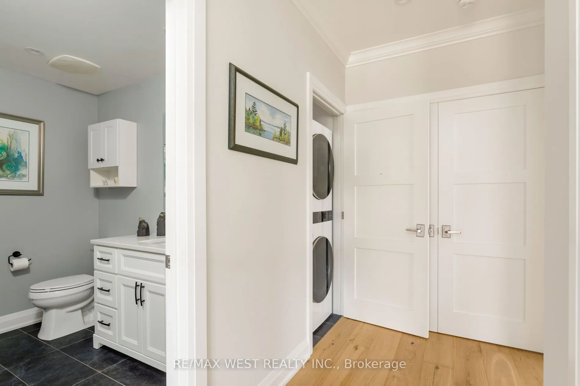 399 Elizabeth Street #905