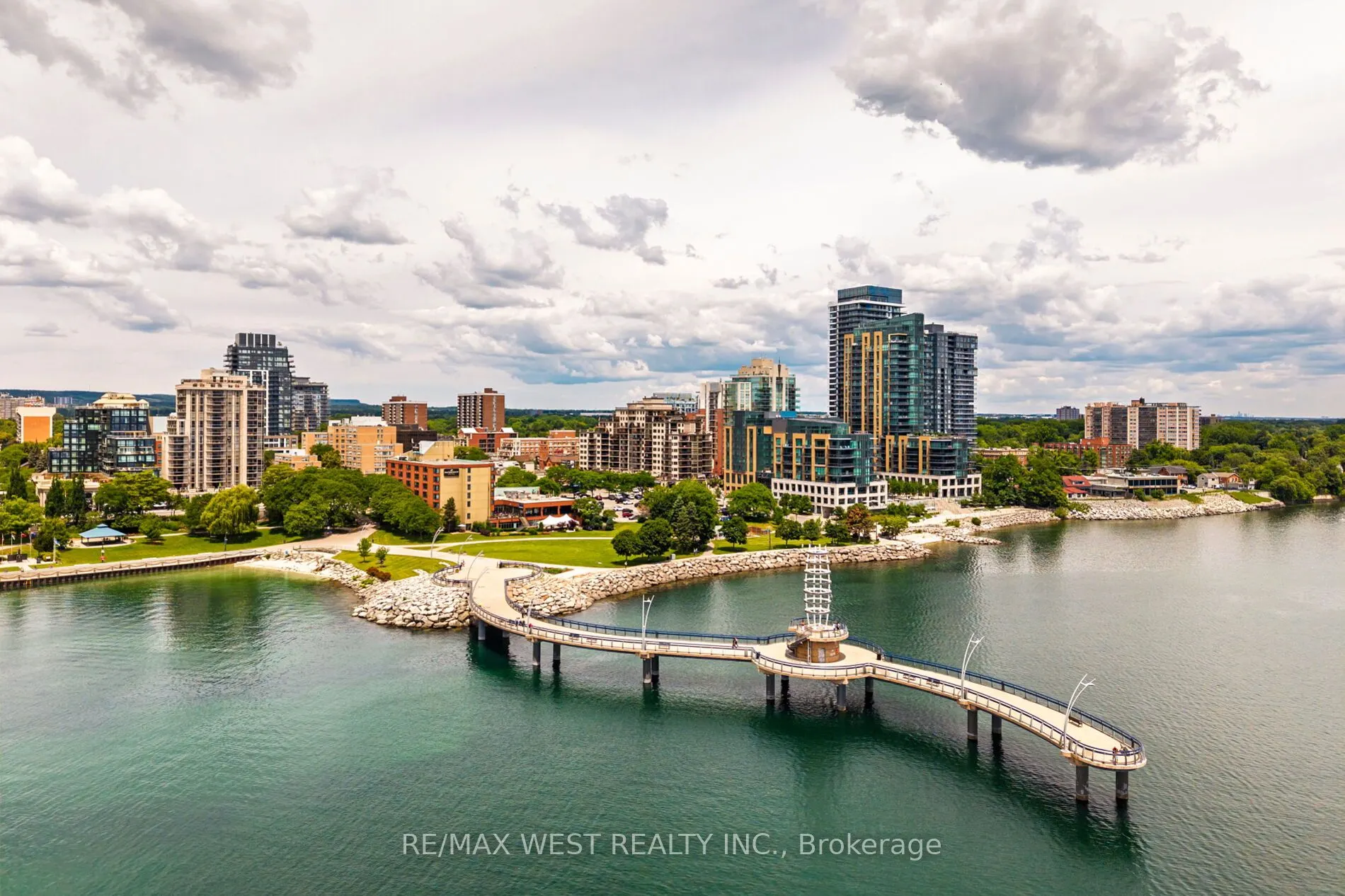 399 Elizabeth Street #905