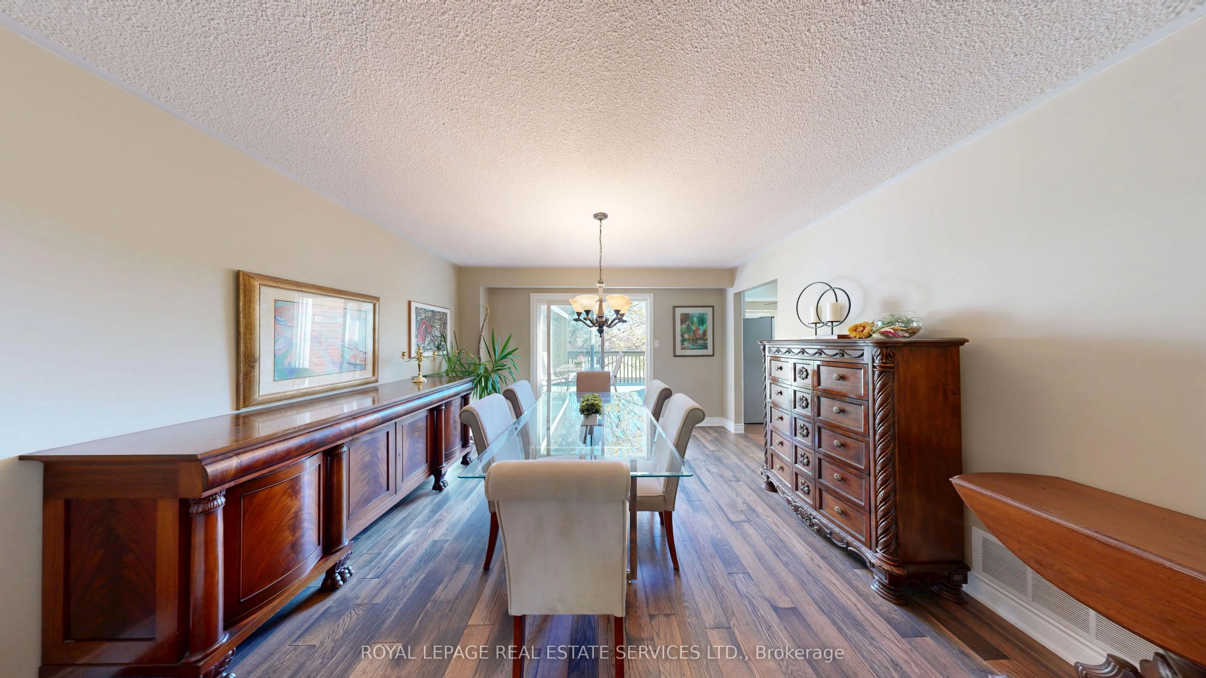 1728 Bough Beeches Boulevard