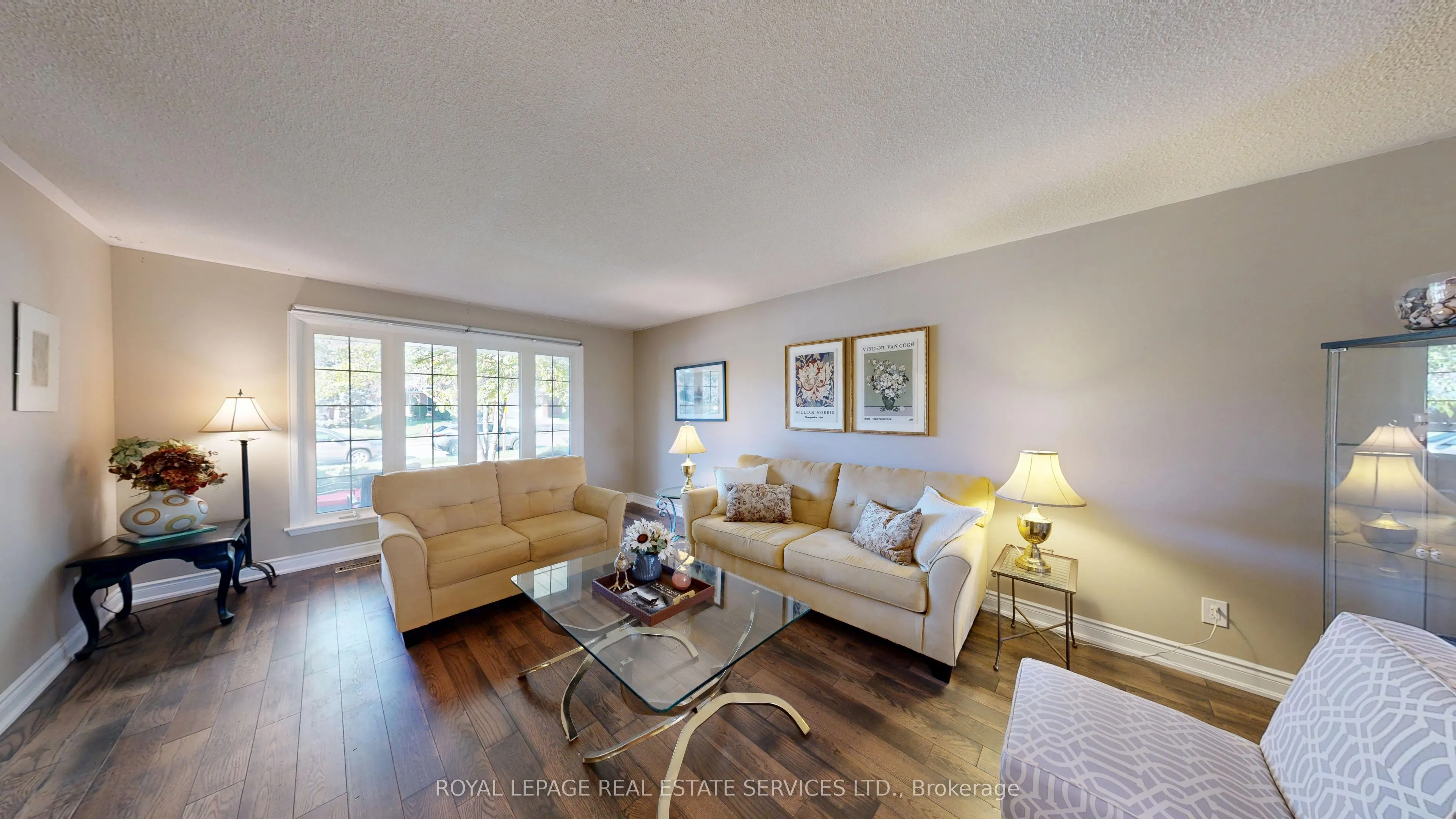 1728 Bough Beeches Boulevard