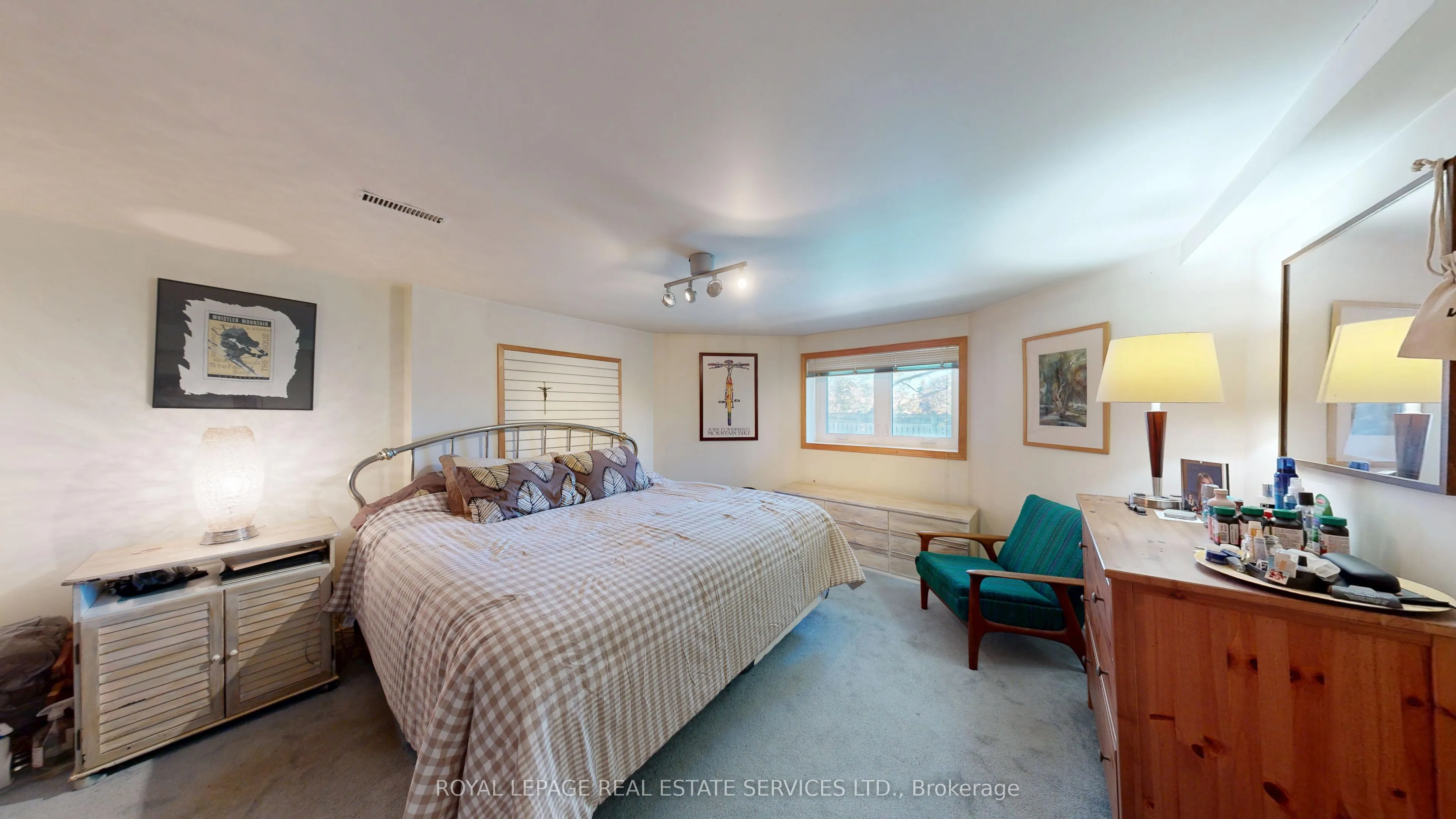 1728 Bough Beeches Boulevard