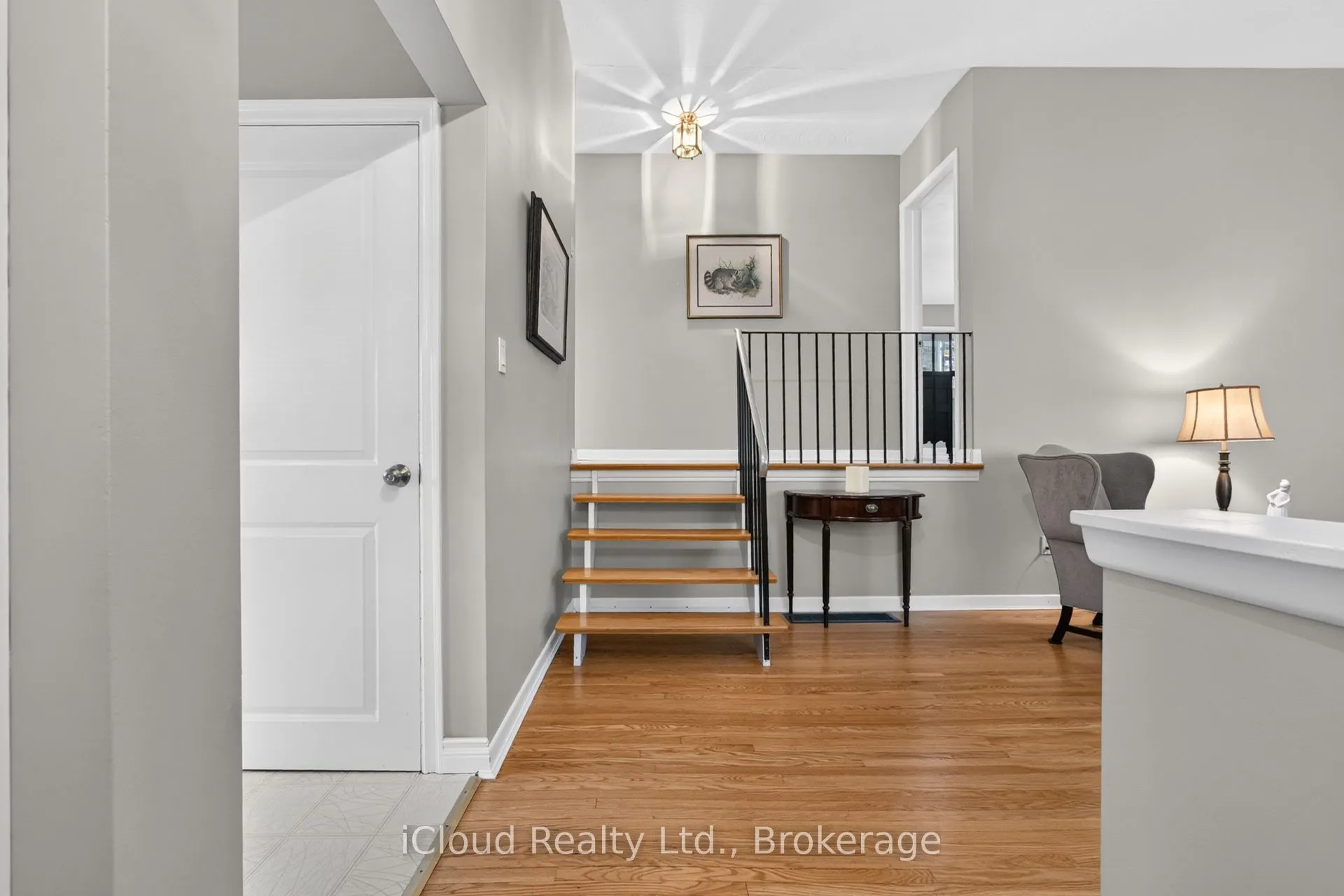 282 Kent Crescent