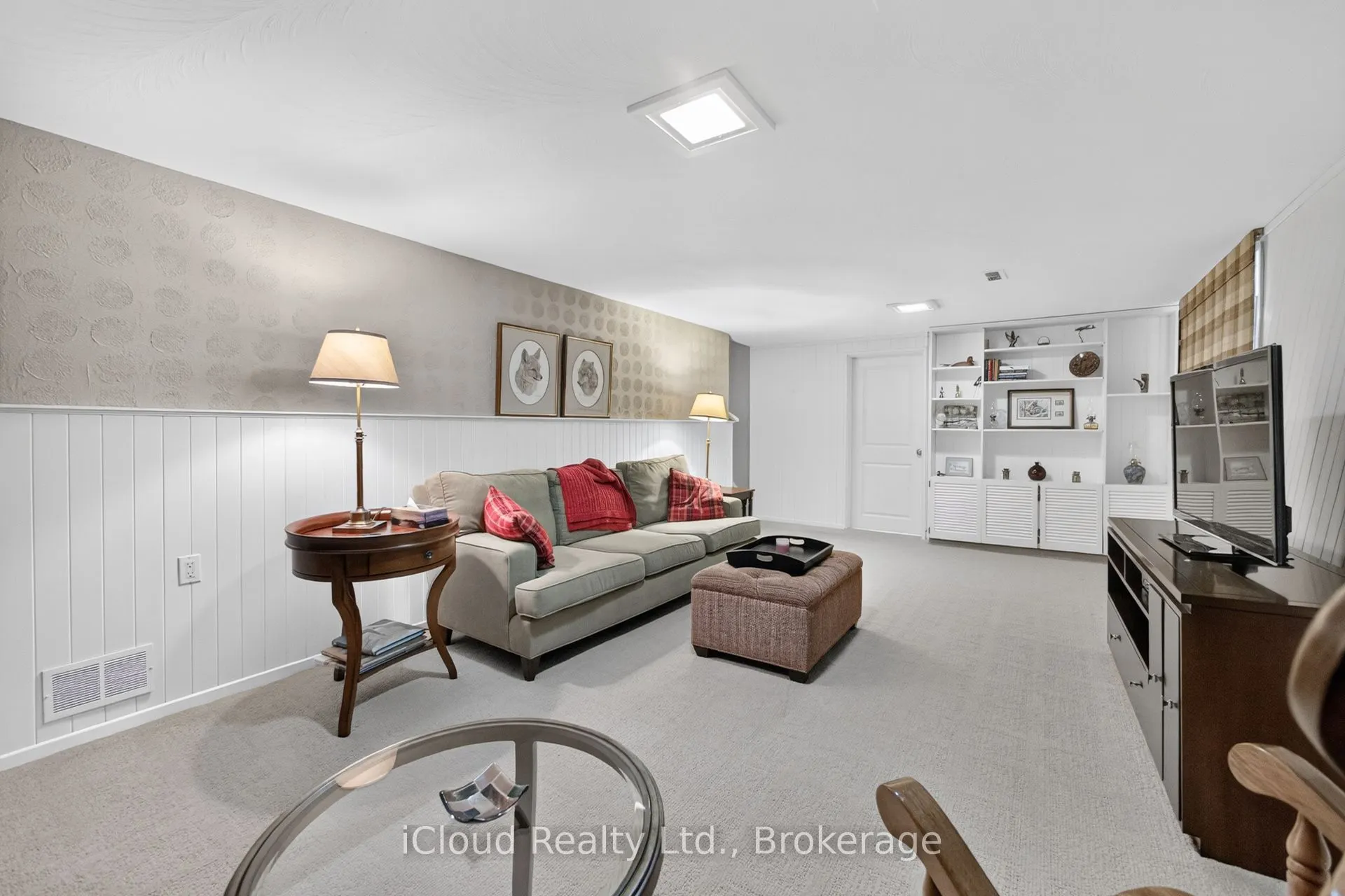 282 Kent Crescent