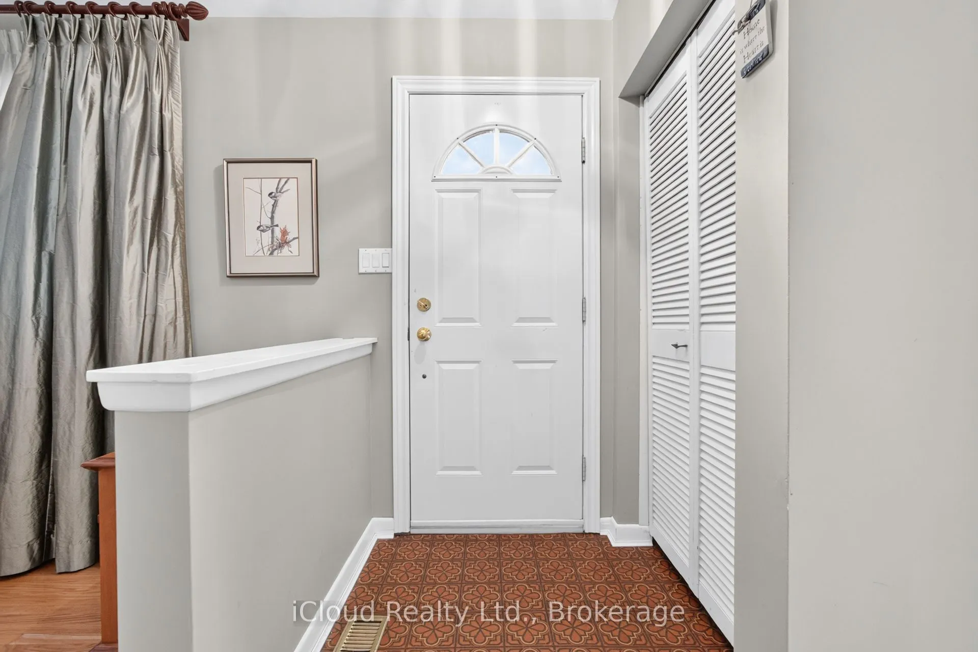 282 Kent Crescent