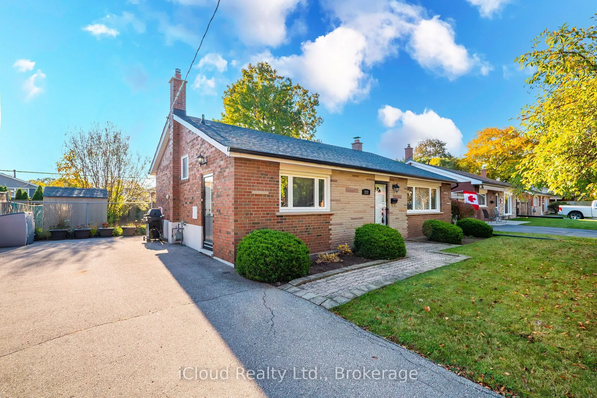 282 Kent Crescent