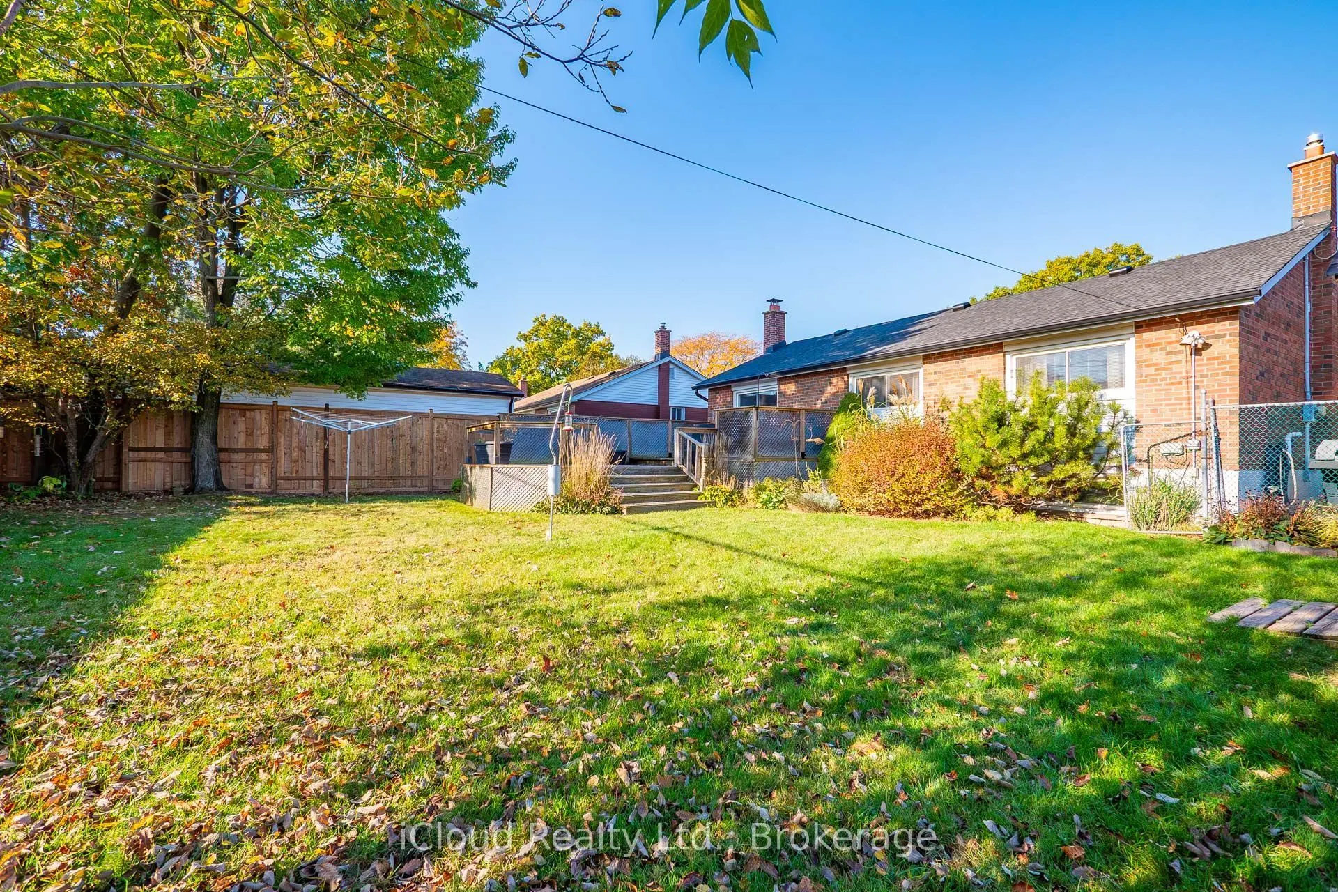 282 Kent Crescent