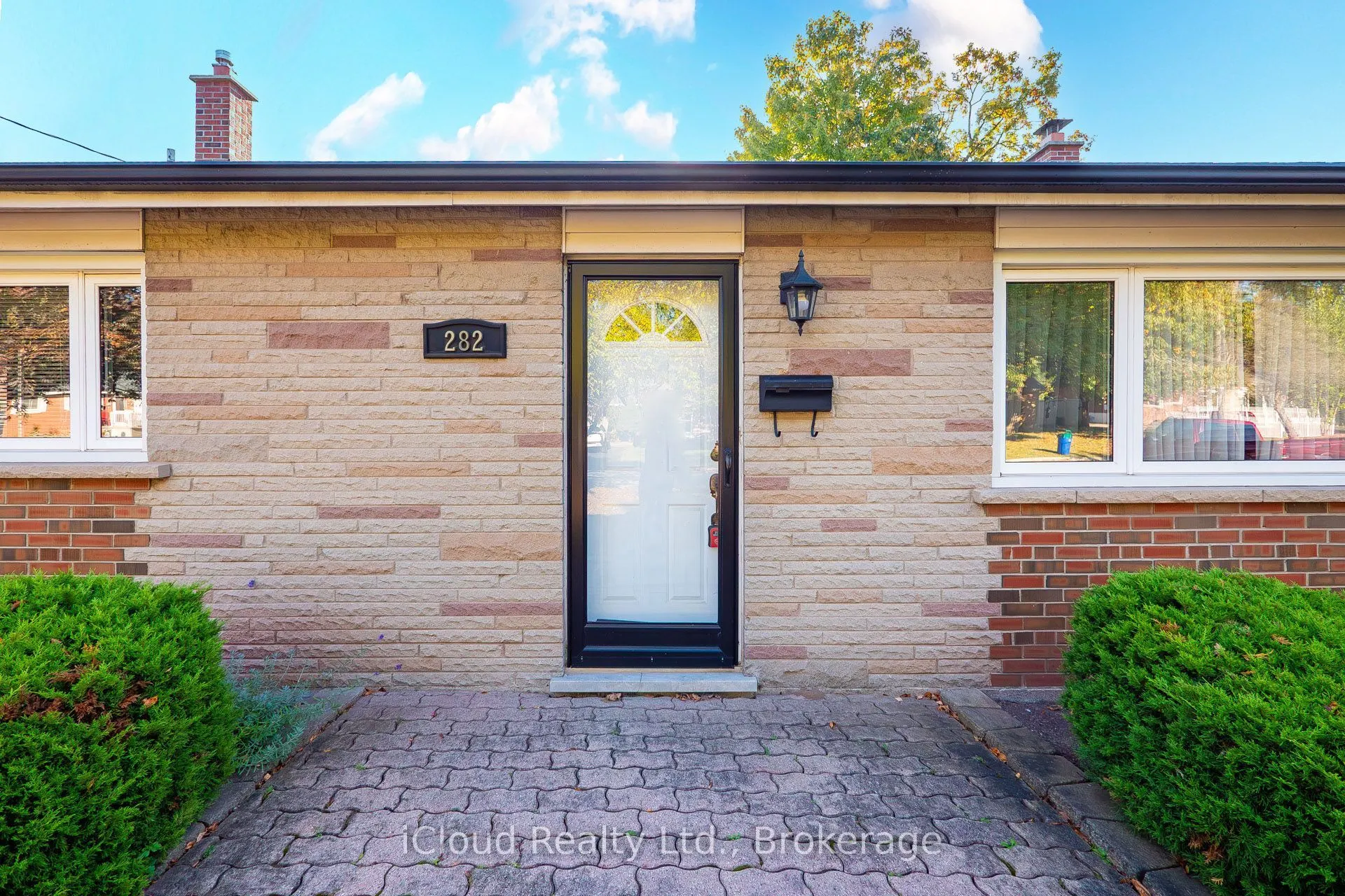 282 Kent Crescent