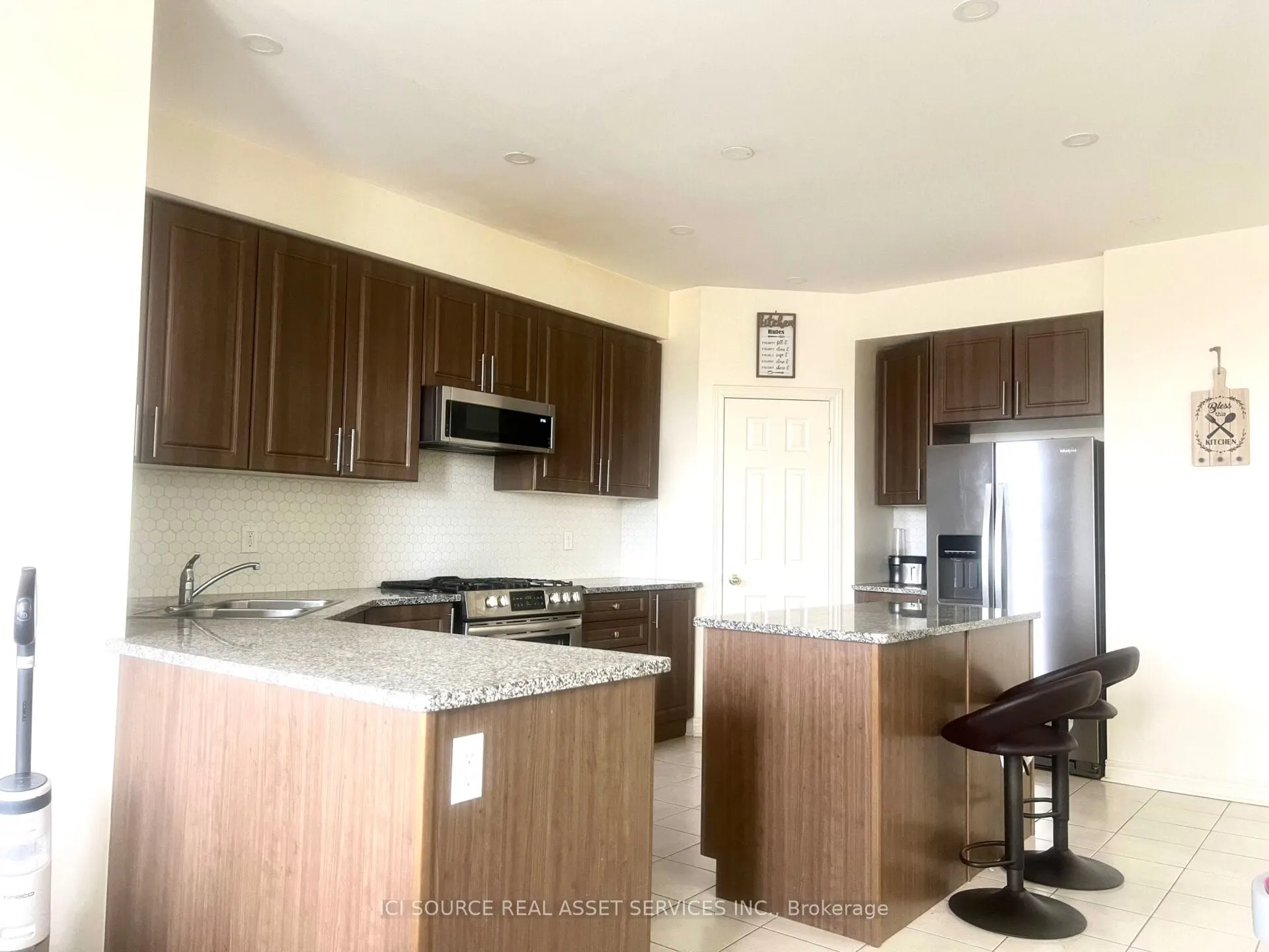 376 Bessborough Drive