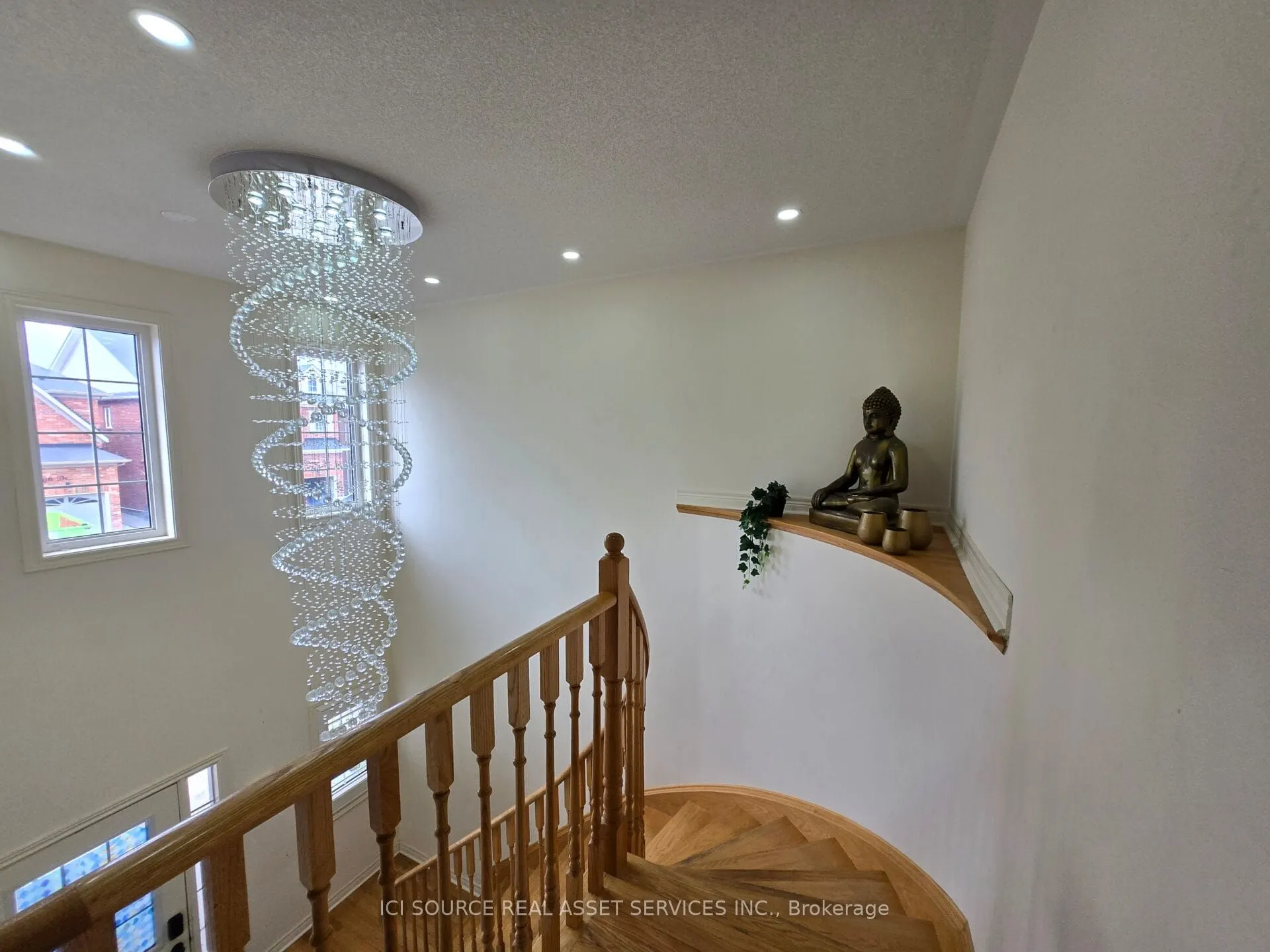 376 Bessborough Drive