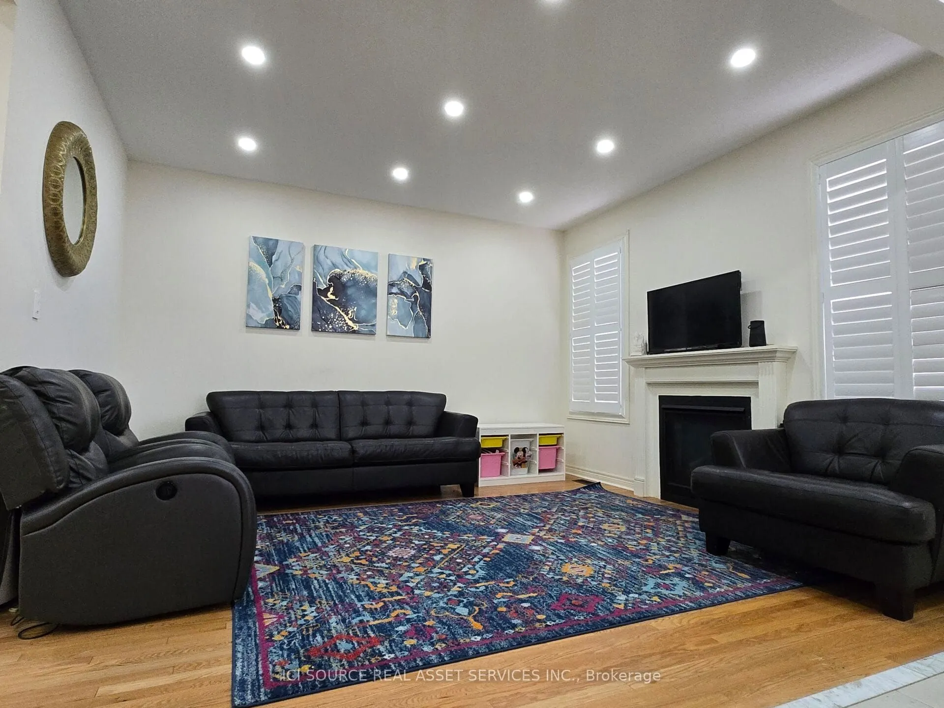 376 Bessborough Drive