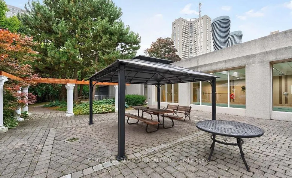 3695 Kaneff Crescent #107