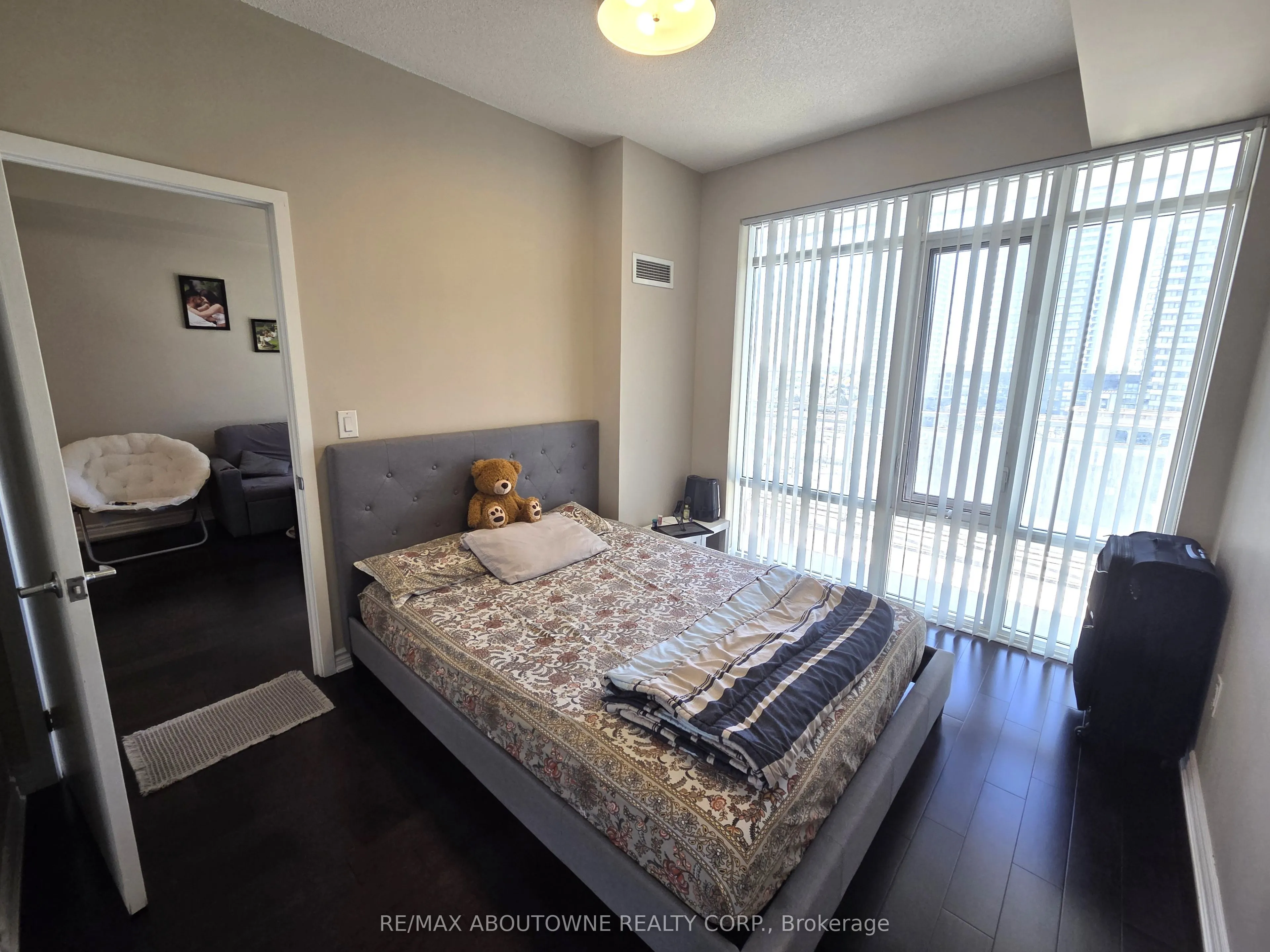 365 Prince Of Wales Drive #1207