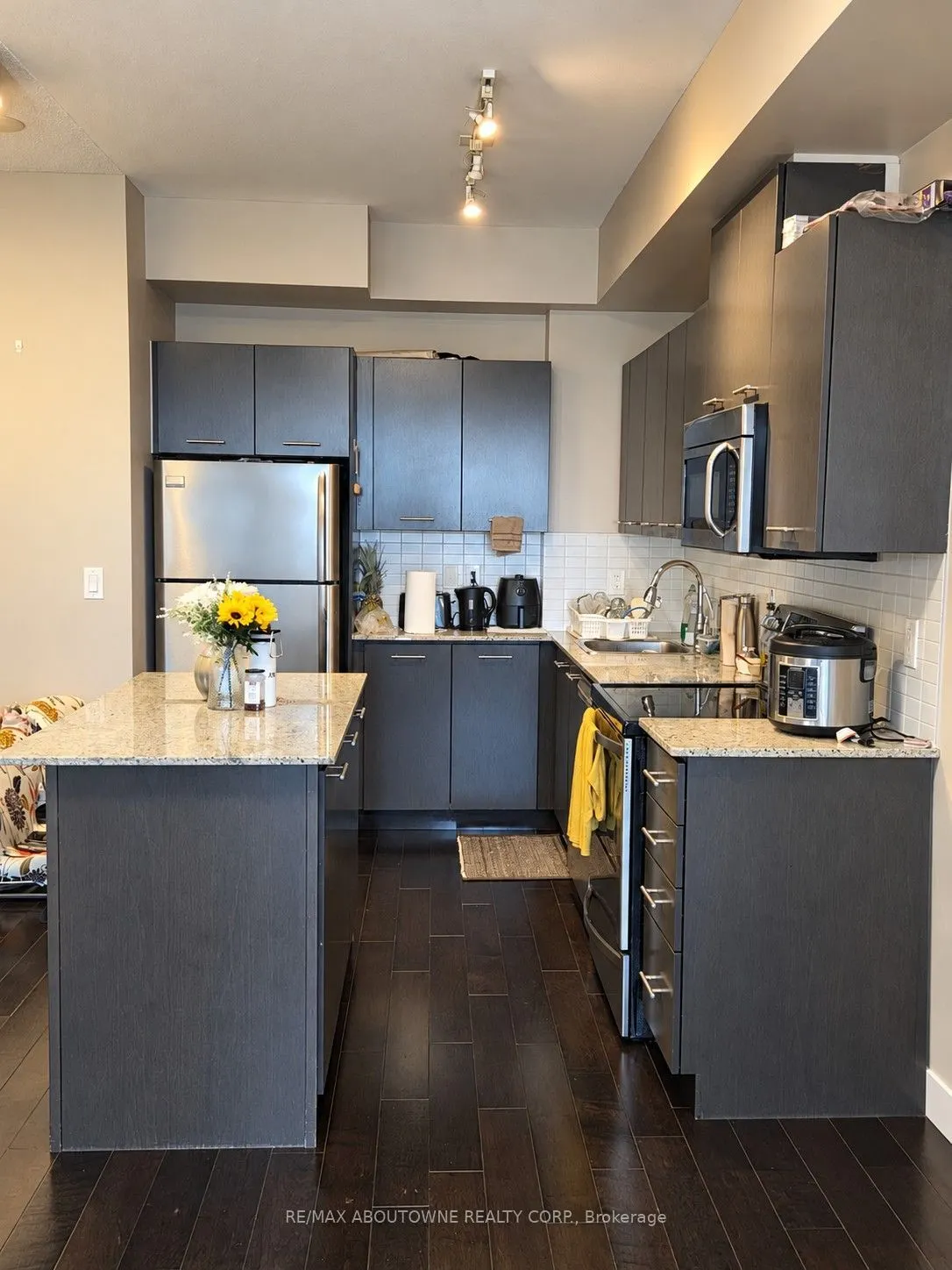 365 Prince Of Wales Drive #1207