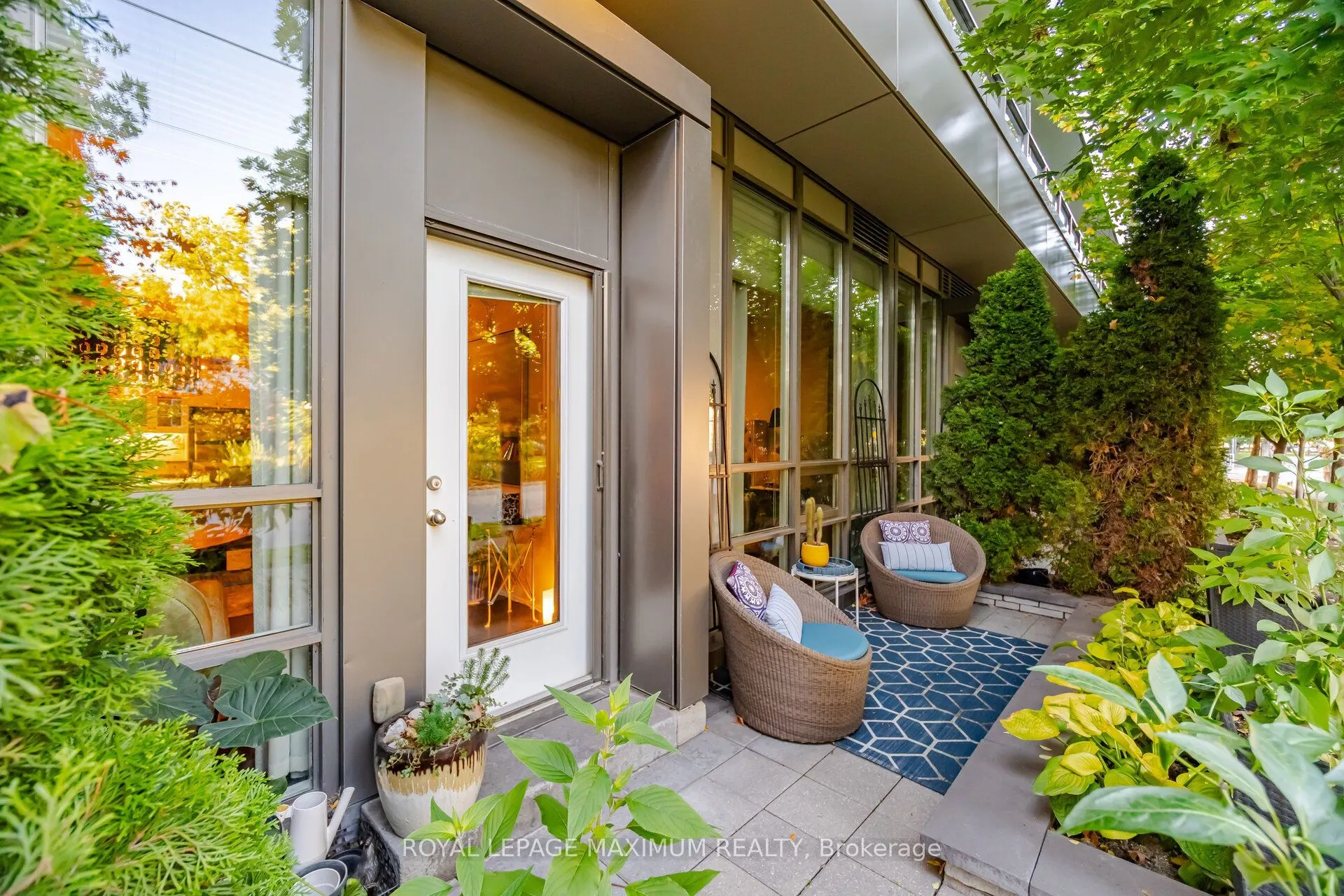 8 Fieldway Road #104