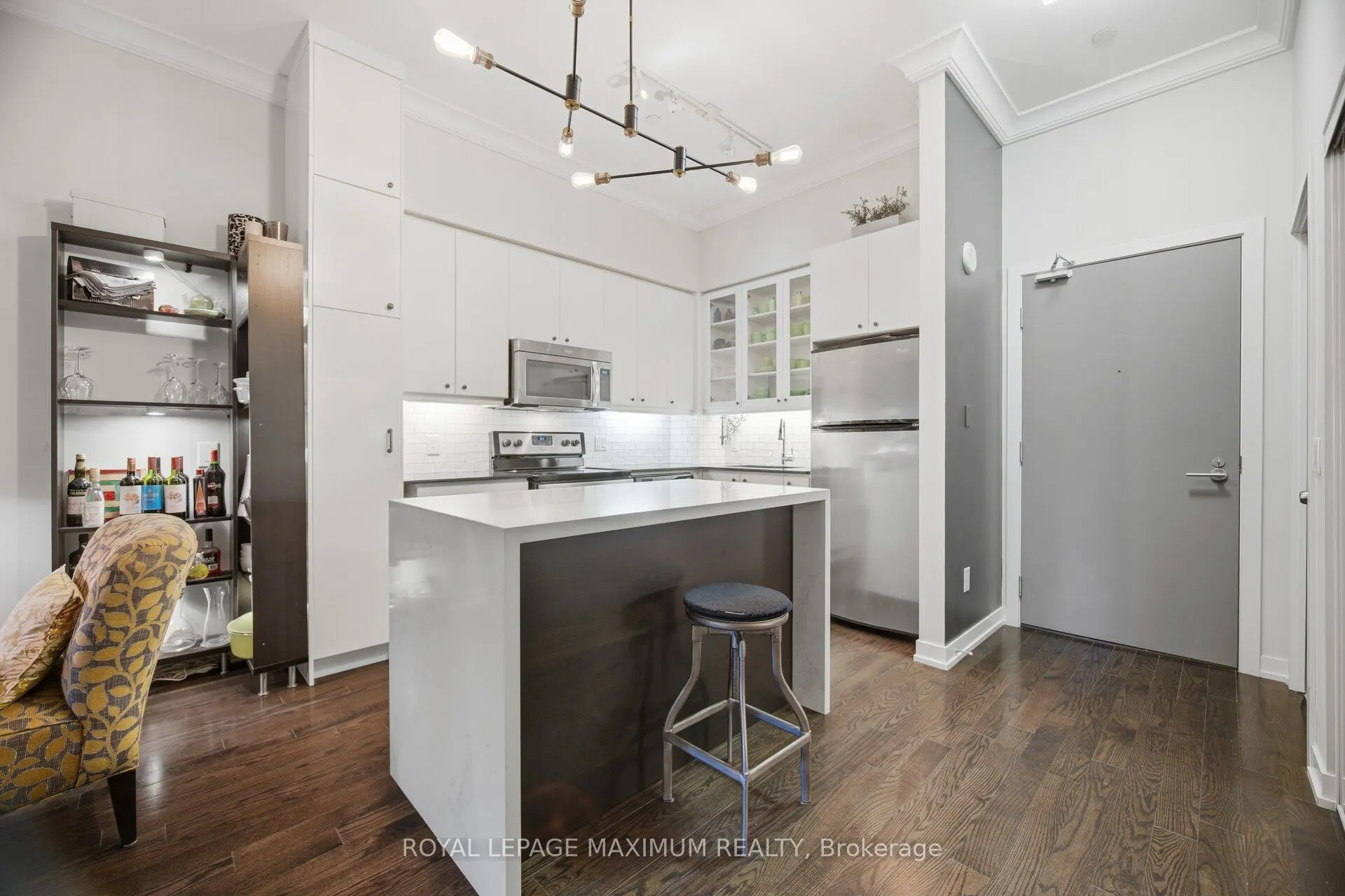 8 Fieldway Road #104