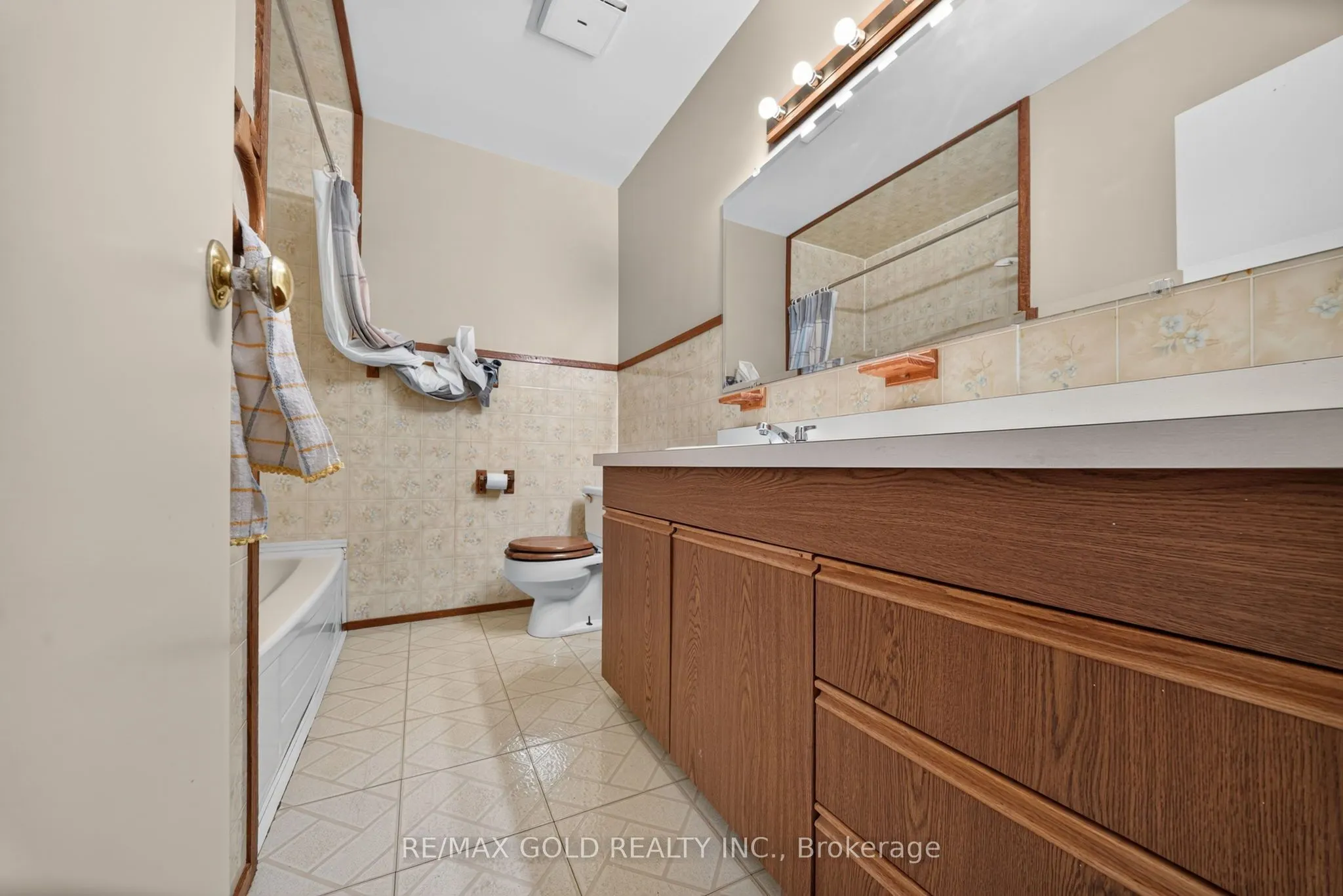 27 Alderbury Crescent