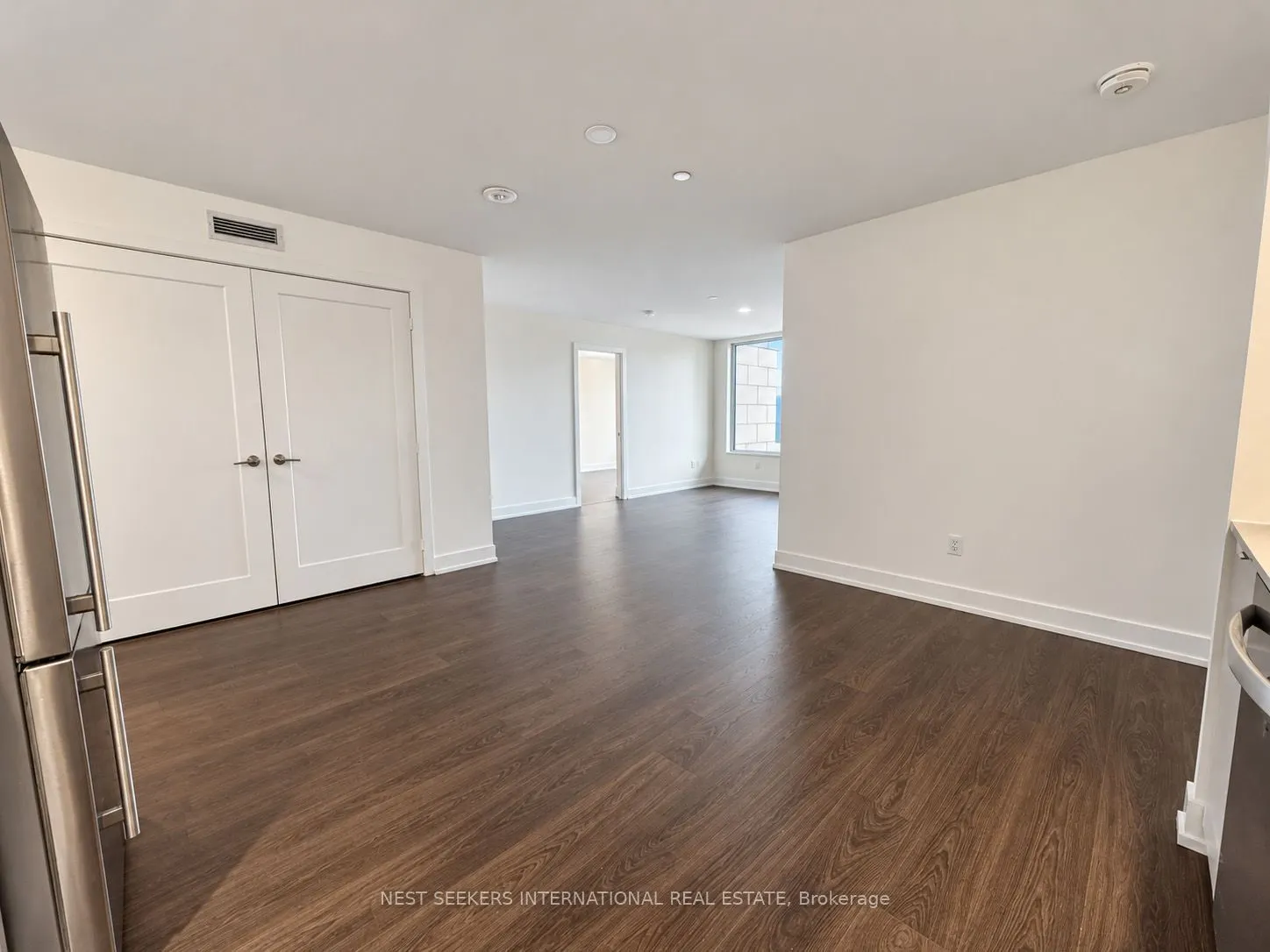 10 Eva Road #207