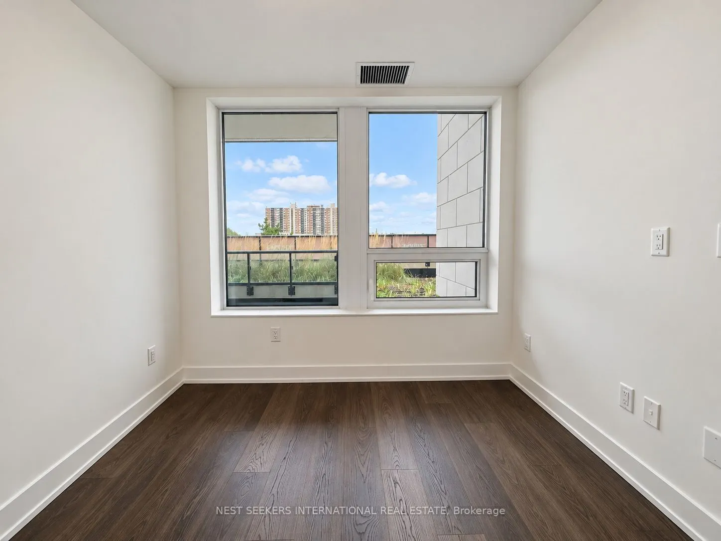10 Eva Road #207