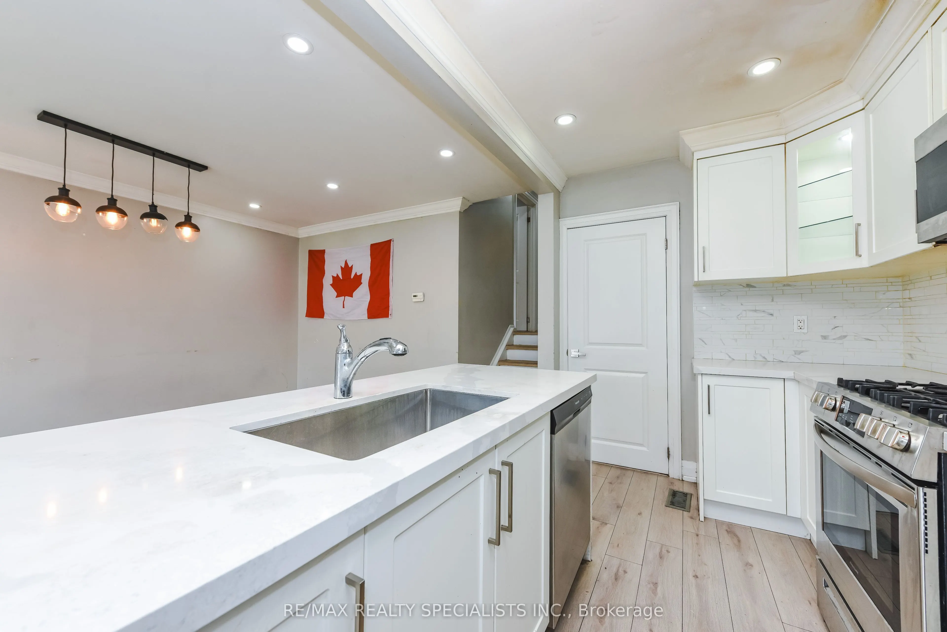 137 Avondale Boulevard #Upper Portion