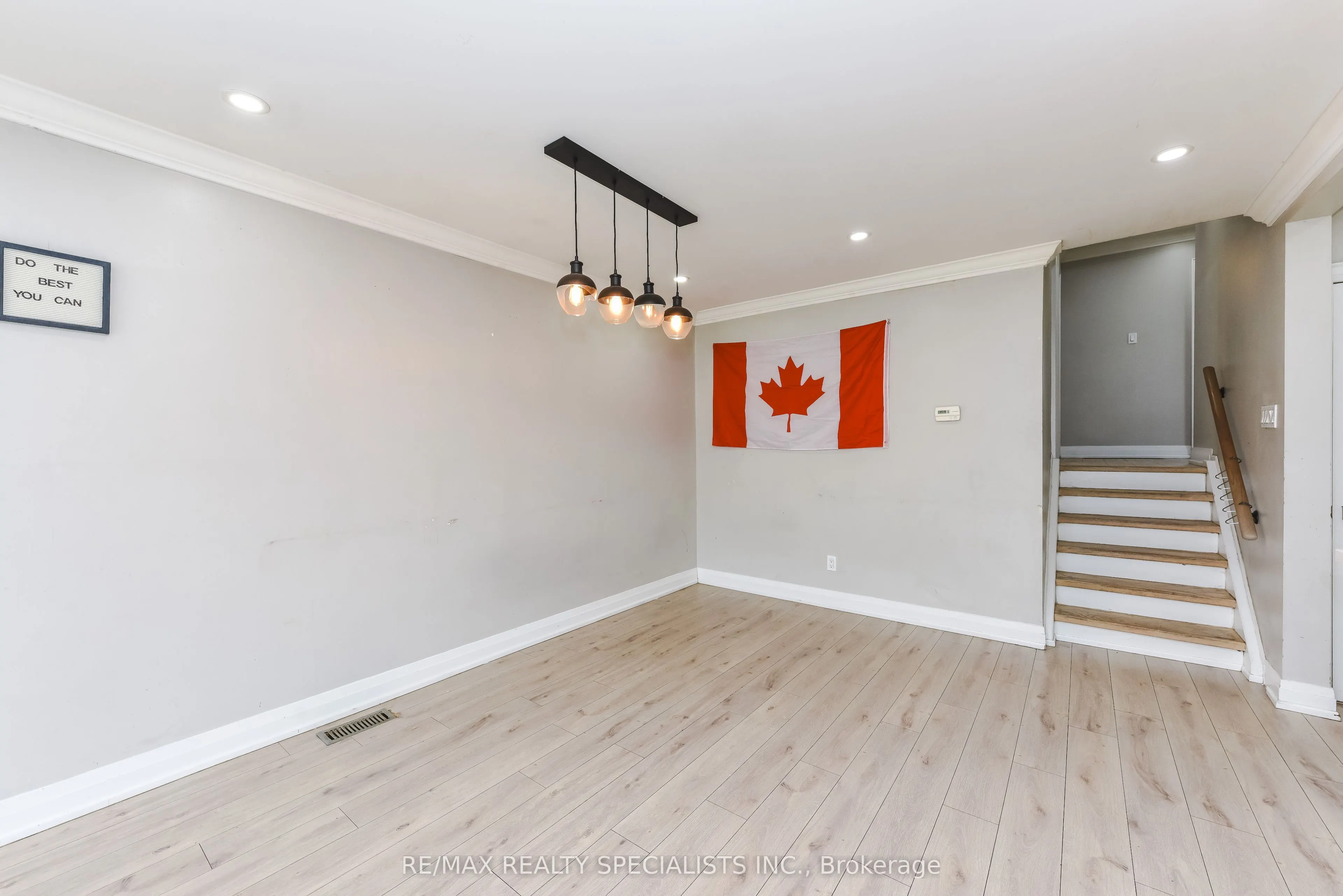 137 Avondale Boulevard #Upper Portion