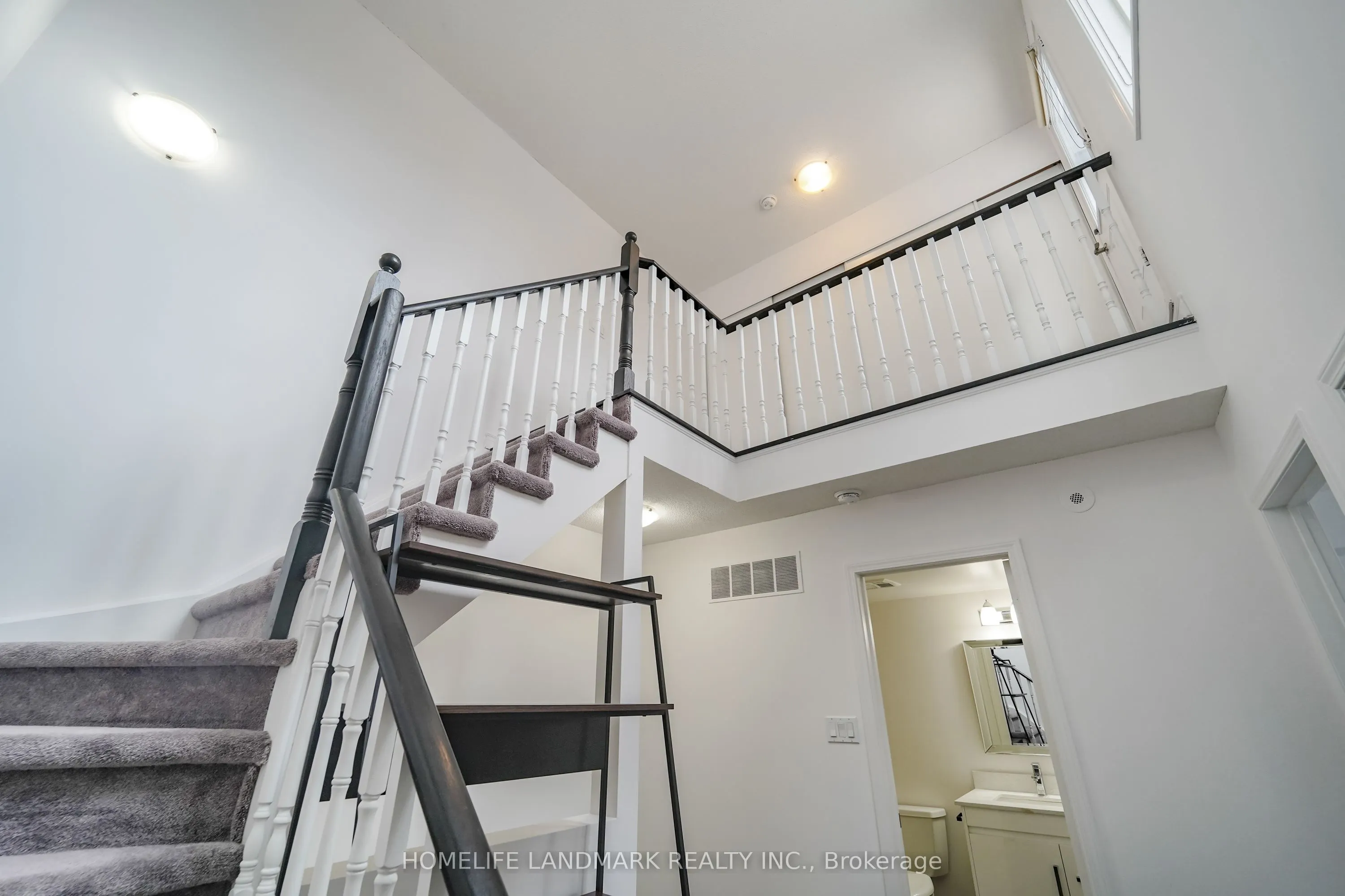 10 Laidlaw Street #714
