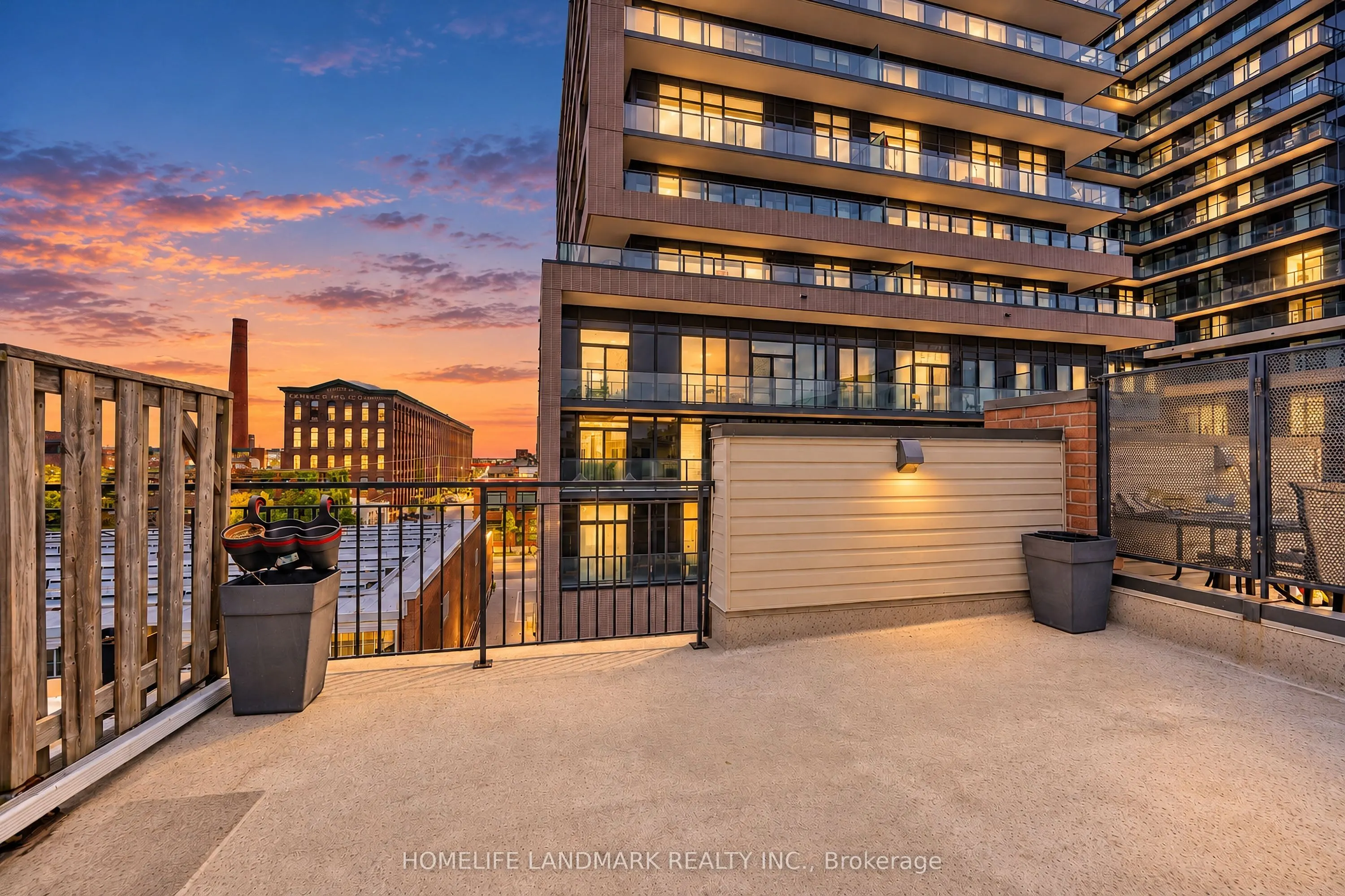 10 Laidlaw Street #714