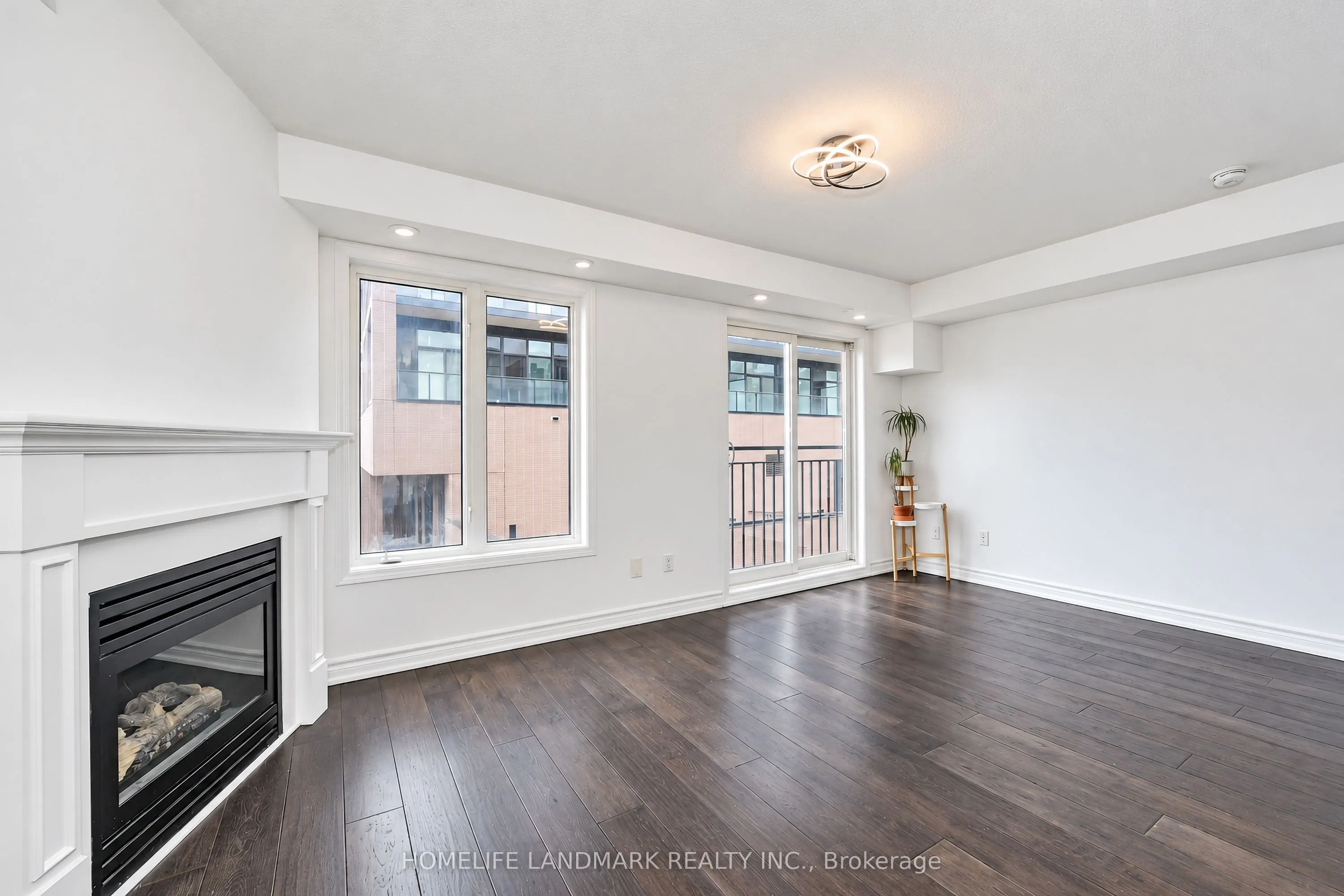 10 Laidlaw Street #714