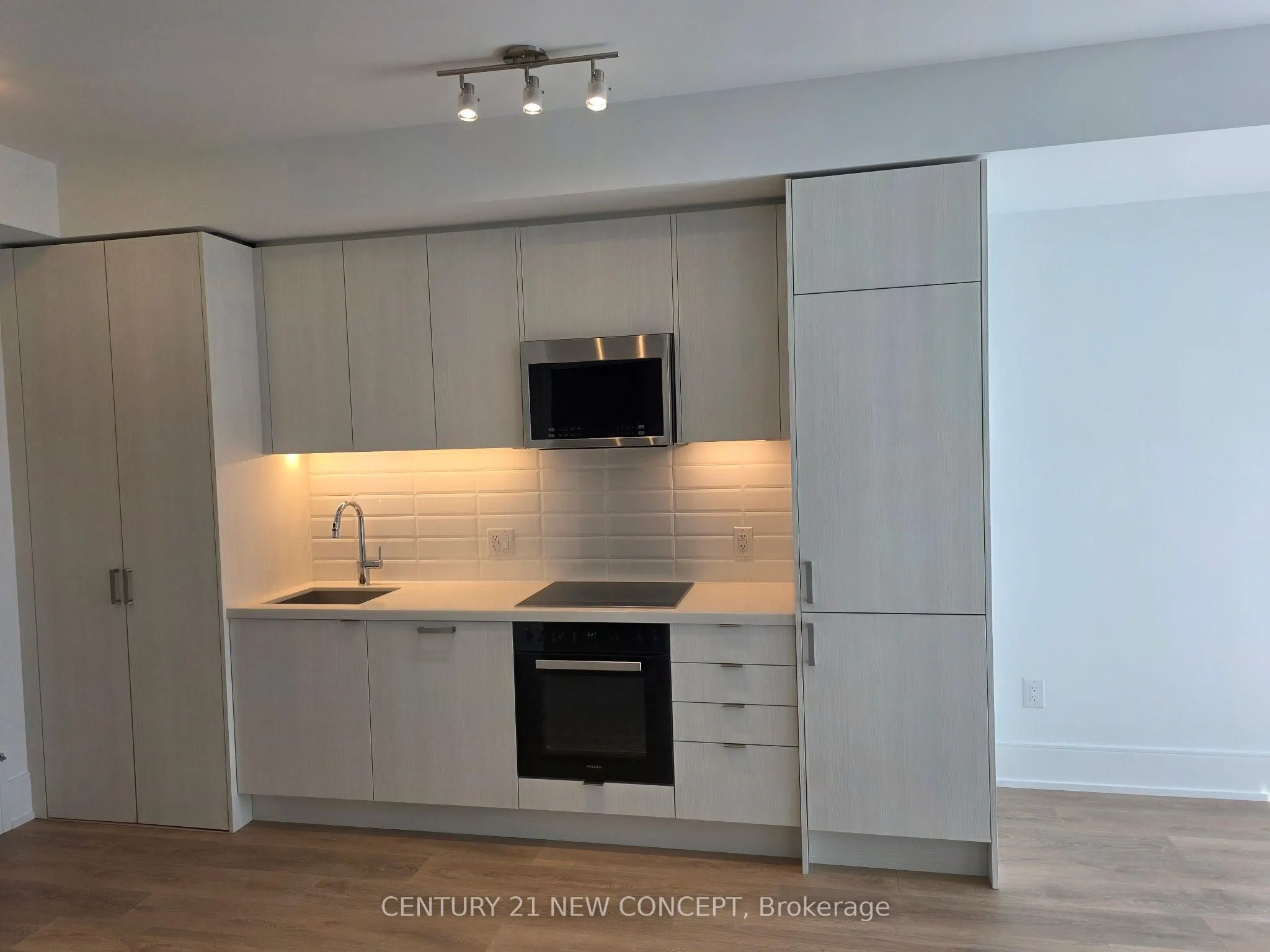 2450 Bloor Street W #314