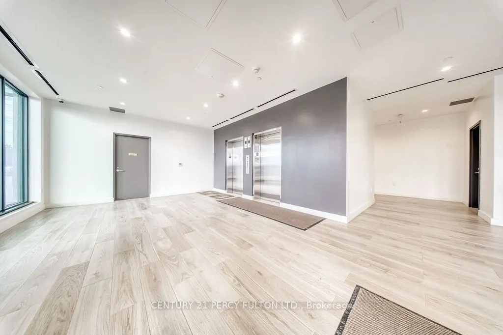 996 Martin Grove #304