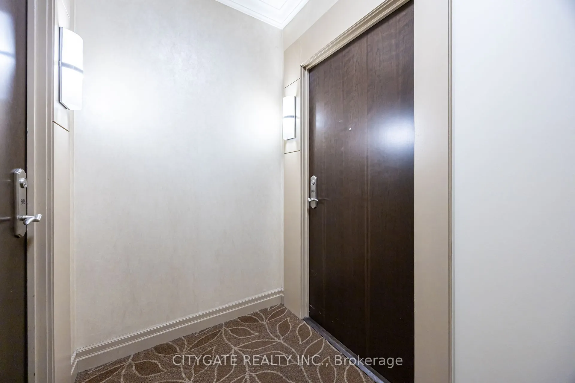 100 John Street #809