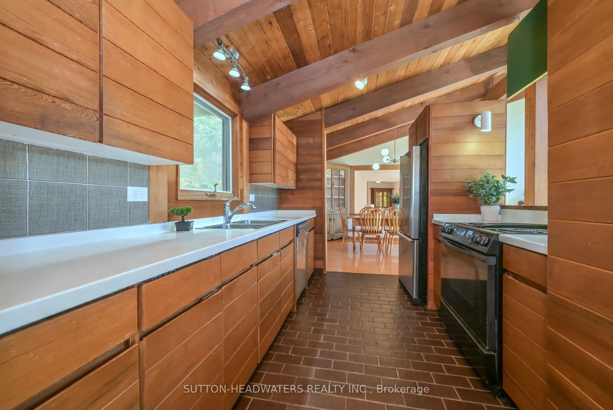 17585 Mississauga Road #14