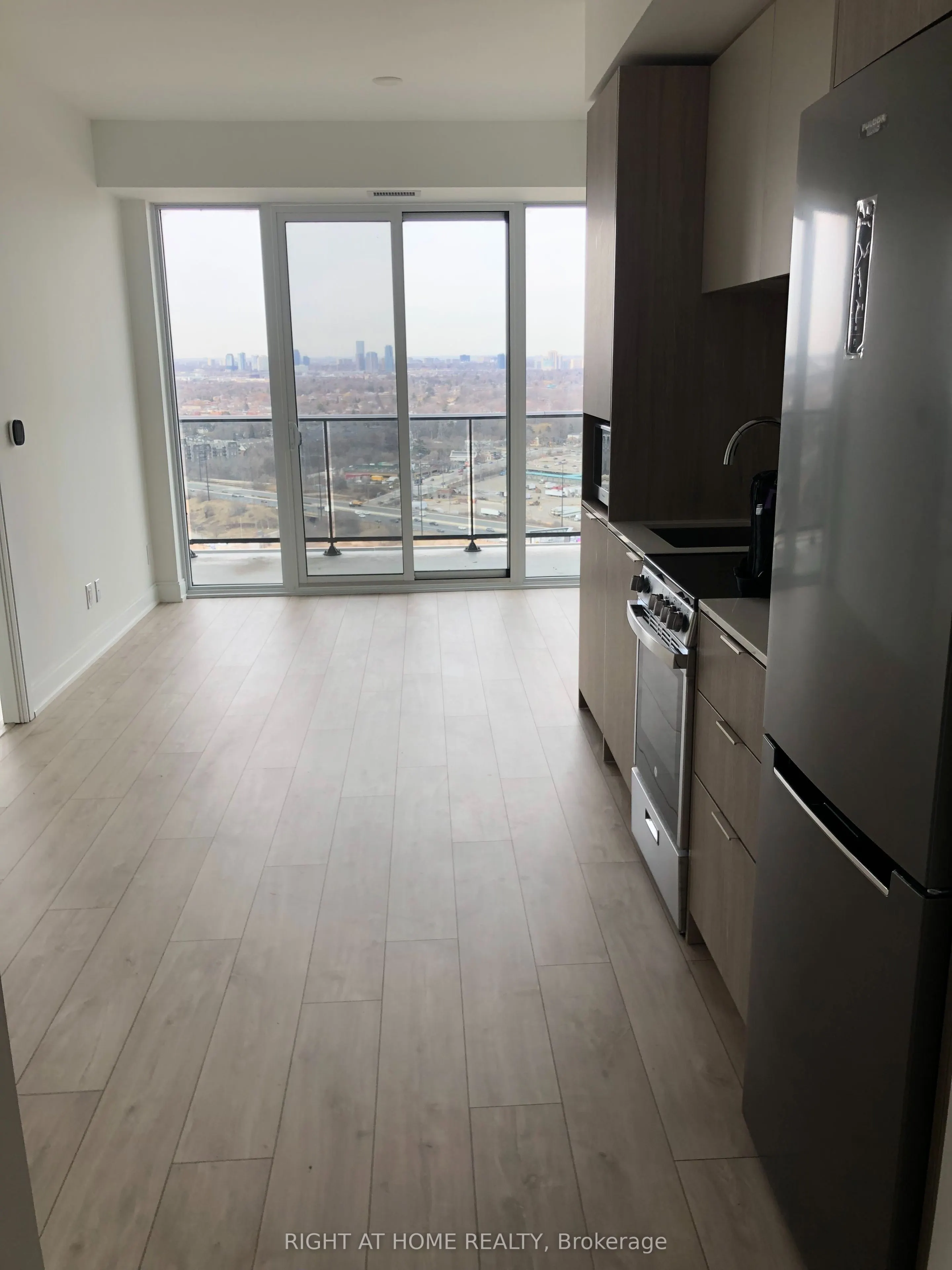 70 ANNIE CRAIG Drive #3201