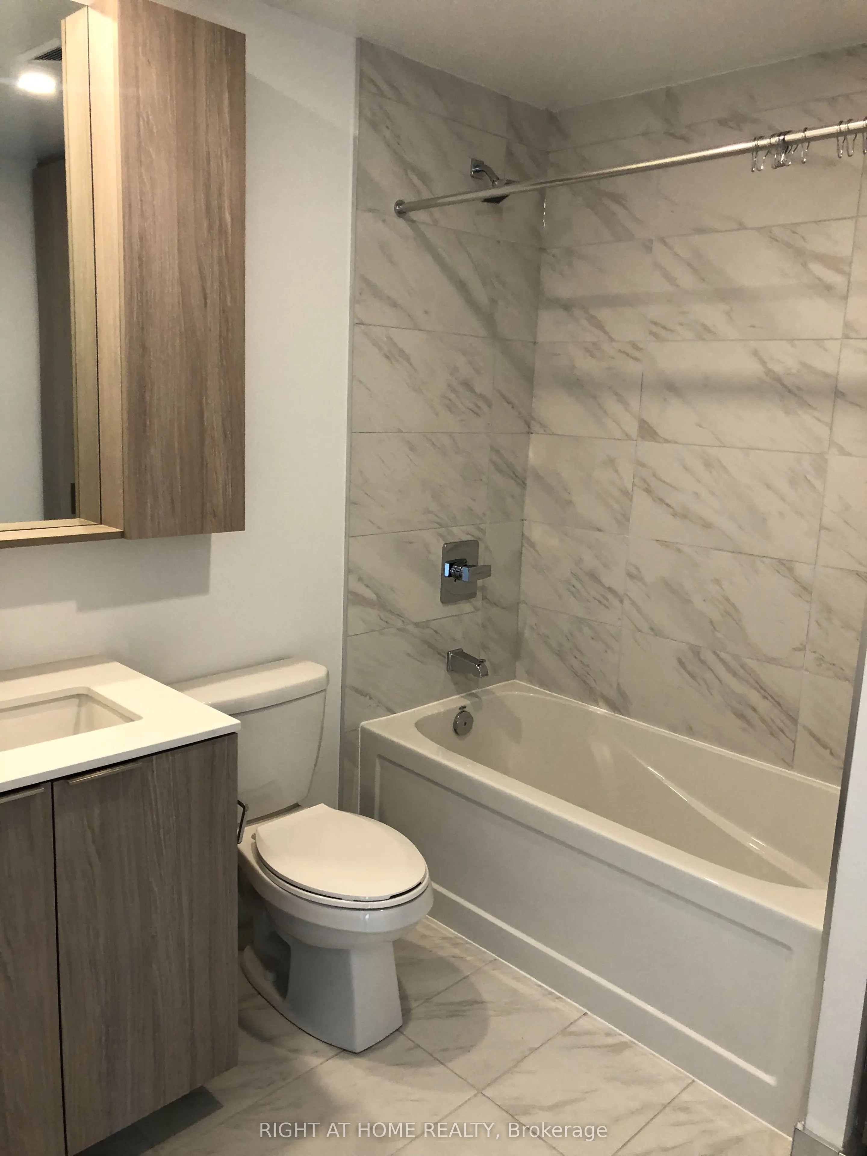 70 ANNIE CRAIG Drive #3201