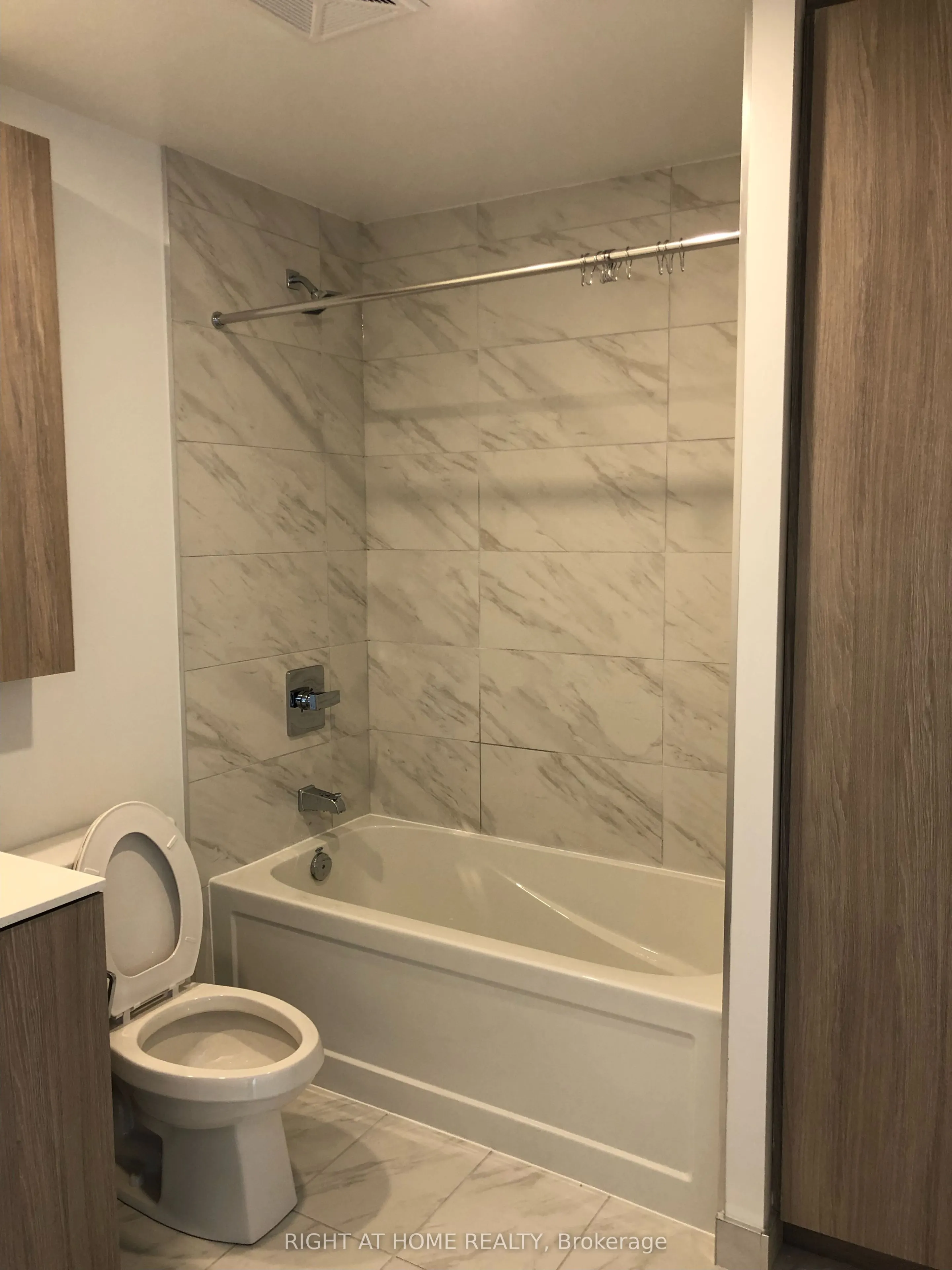 70 ANNIE CRAIG Drive #3201