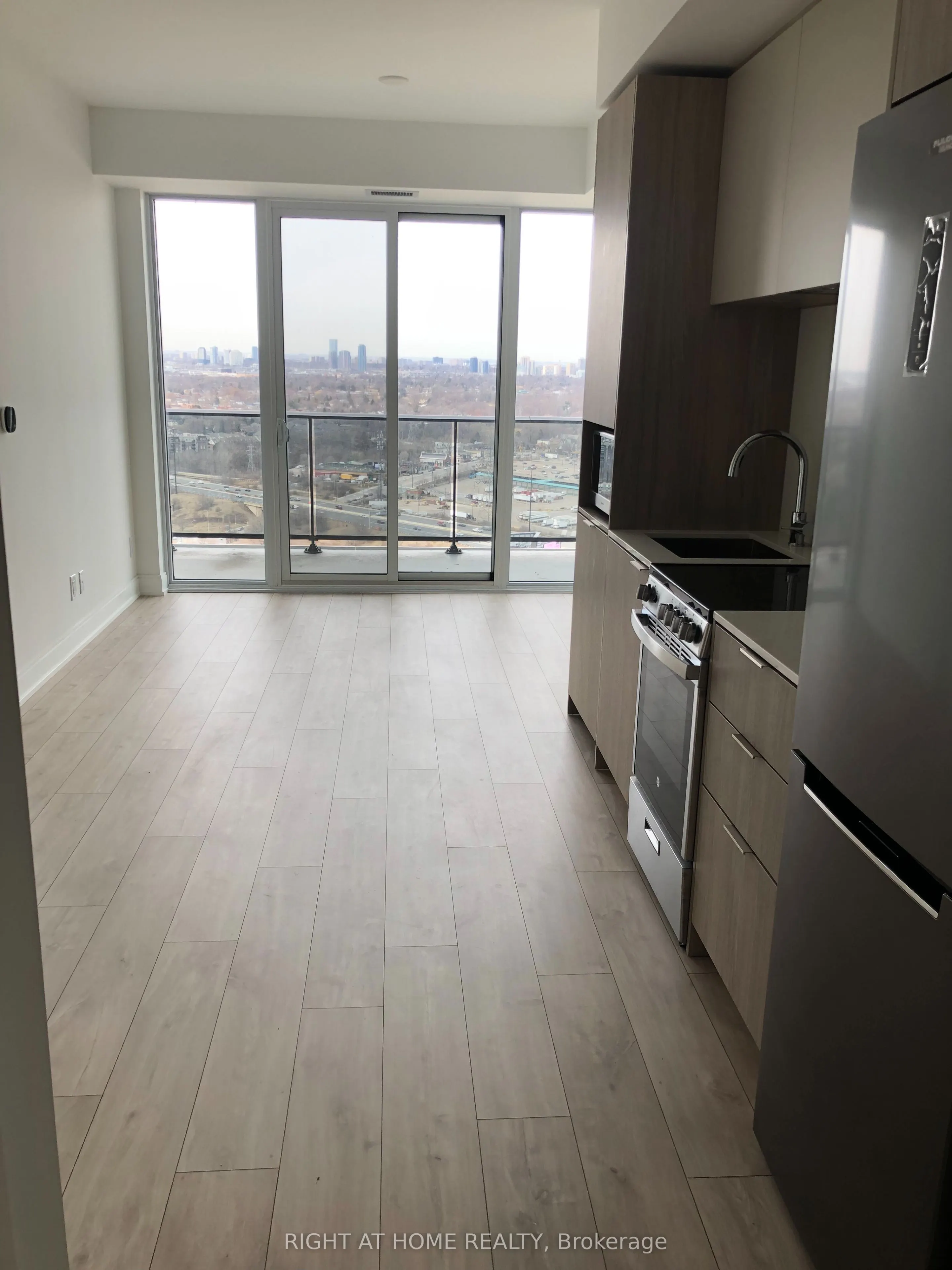 70 ANNIE CRAIG Drive #3201