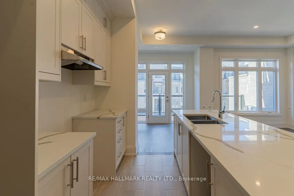3313 Taha Gardens