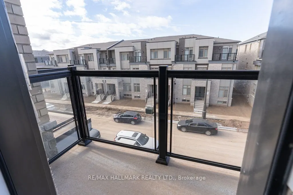 3313 Taha Gardens