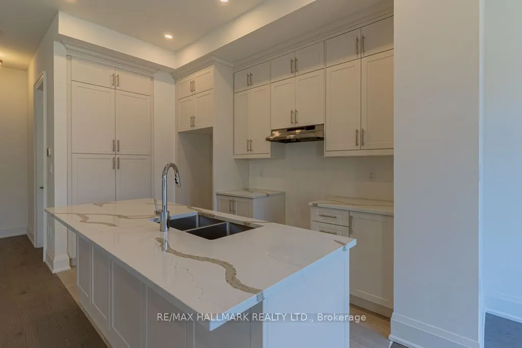 3313 Taha Gardens