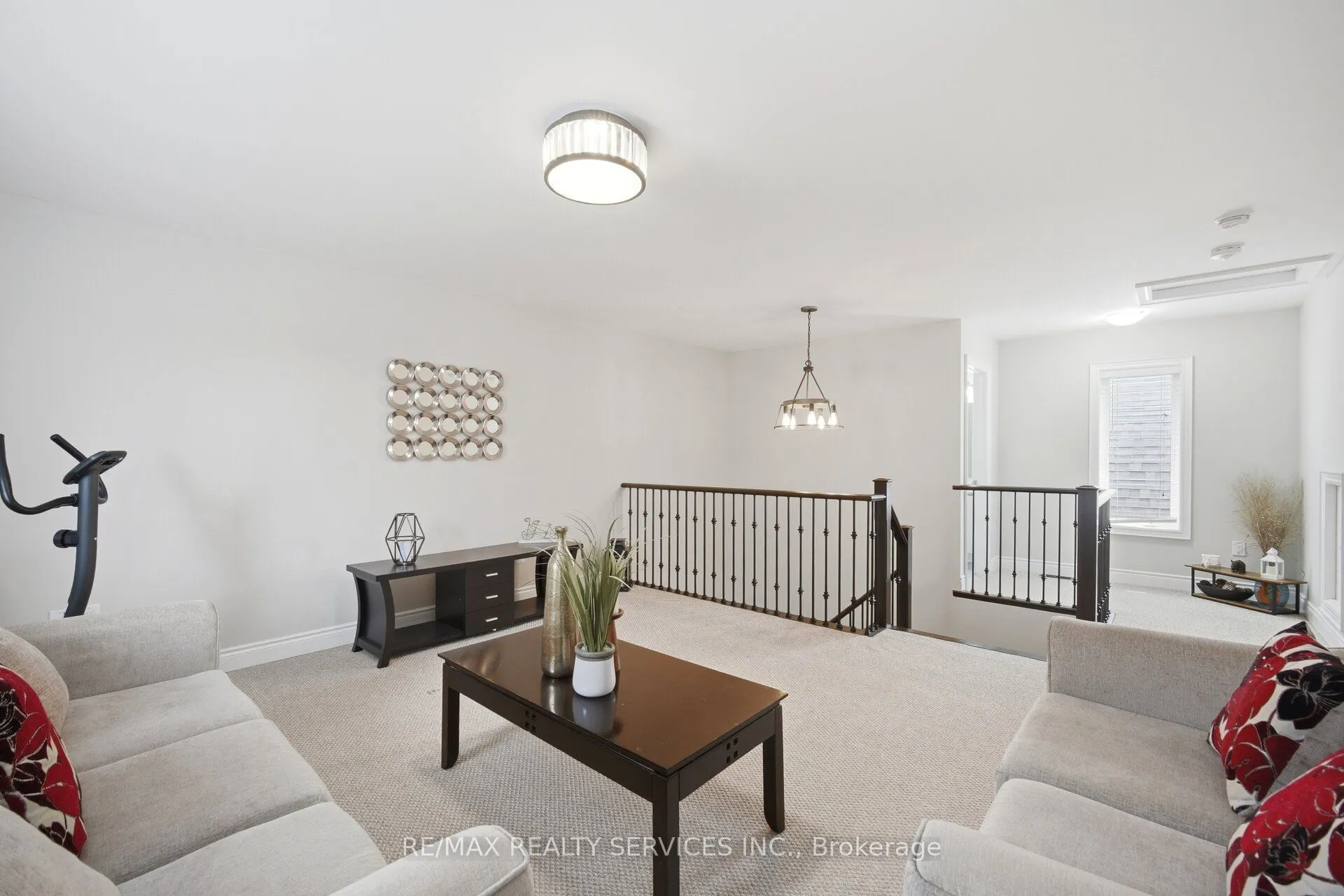 152 Newhouse Boulevard