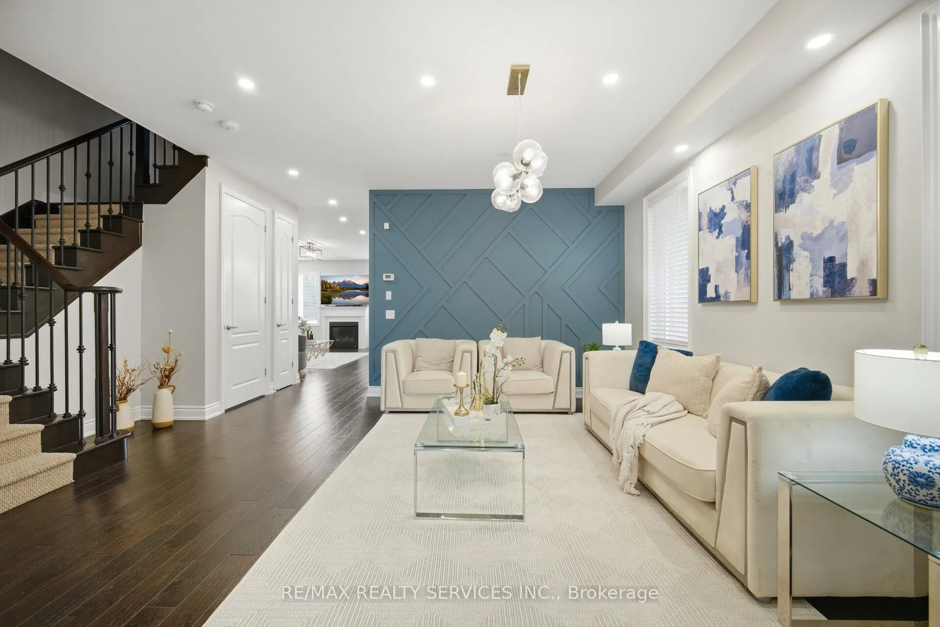 152 Newhouse Boulevard
