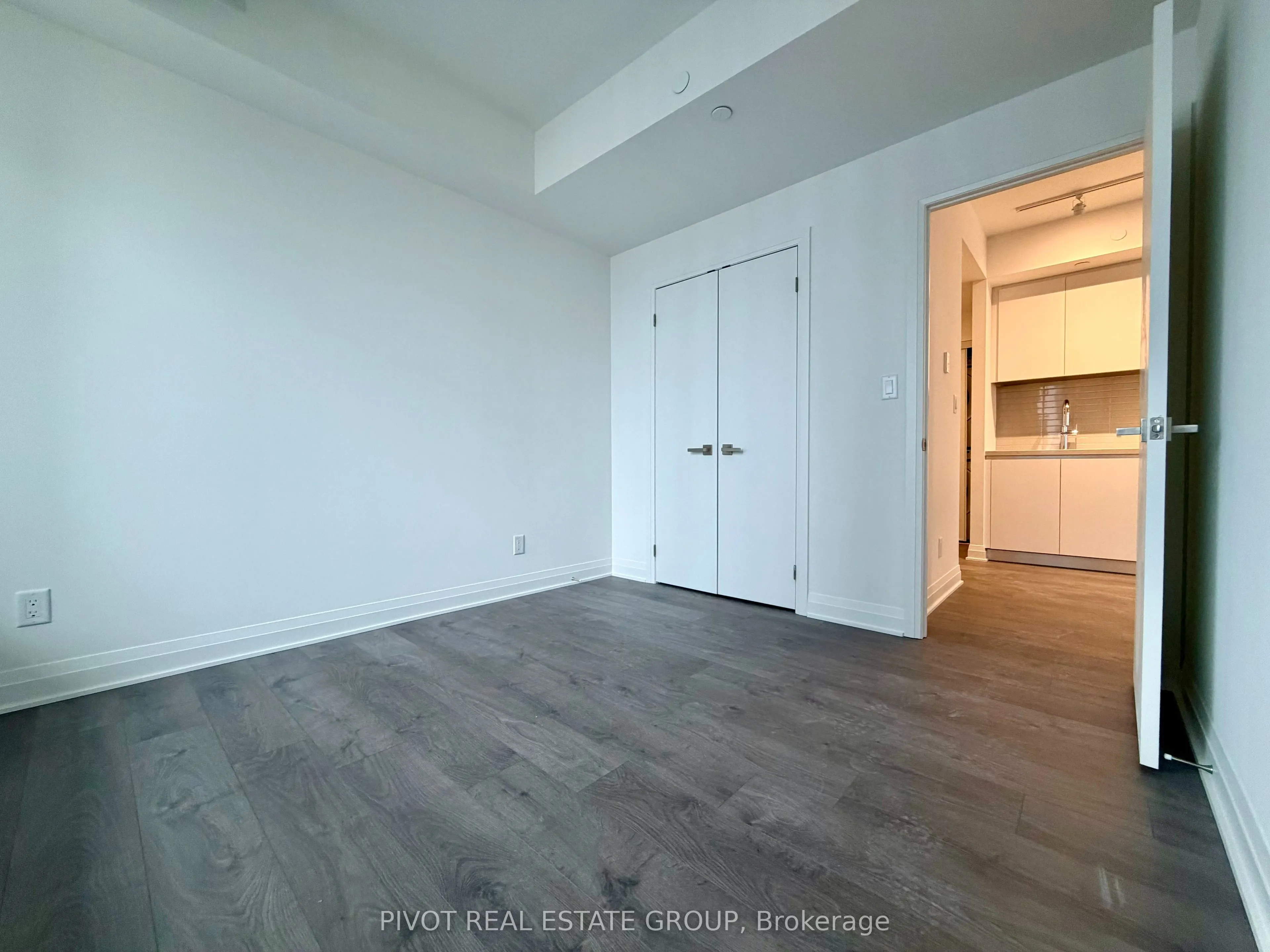 4015 The Exchange Street #2910