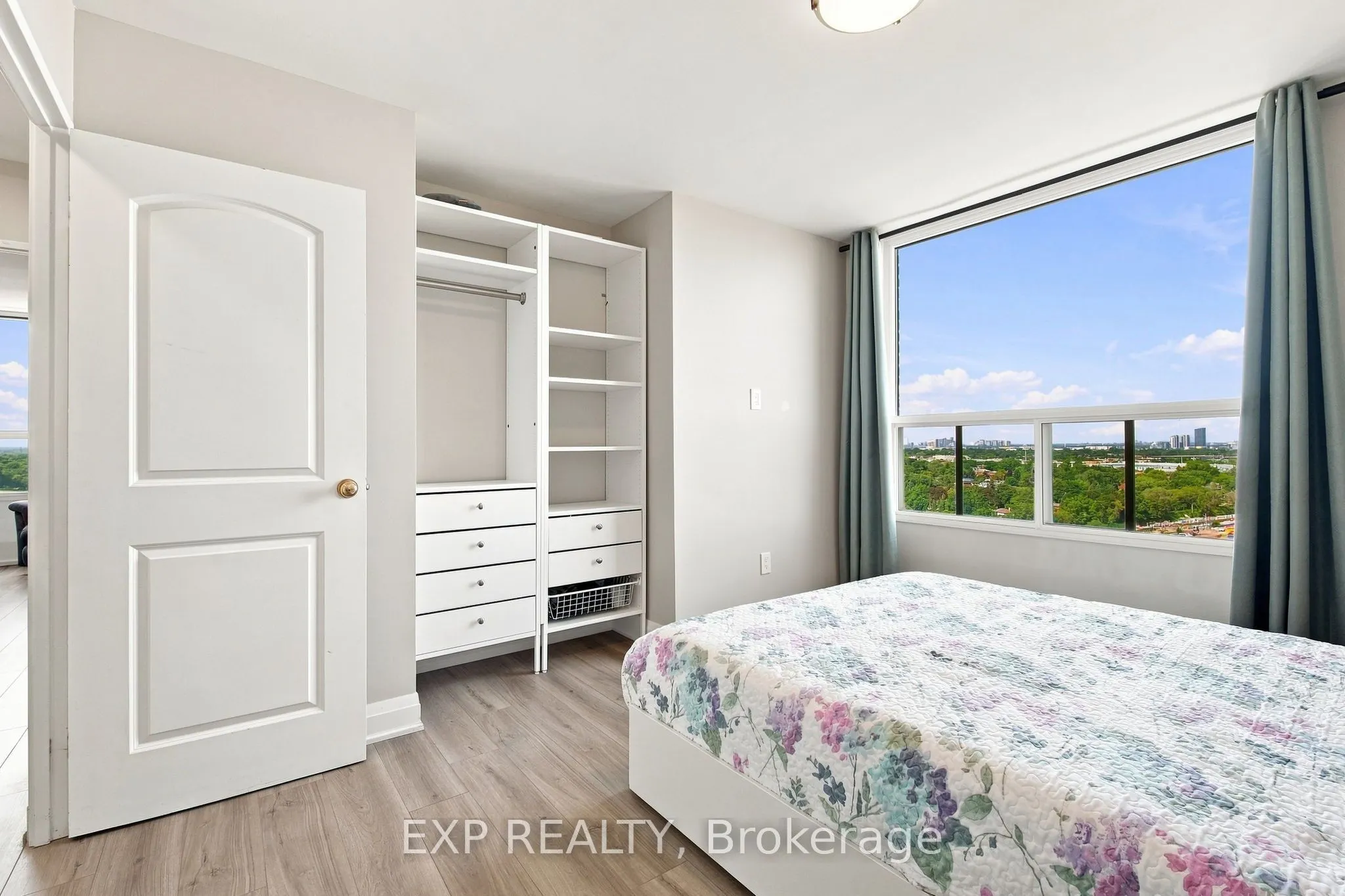 1515 Lakeshore Road E #2101