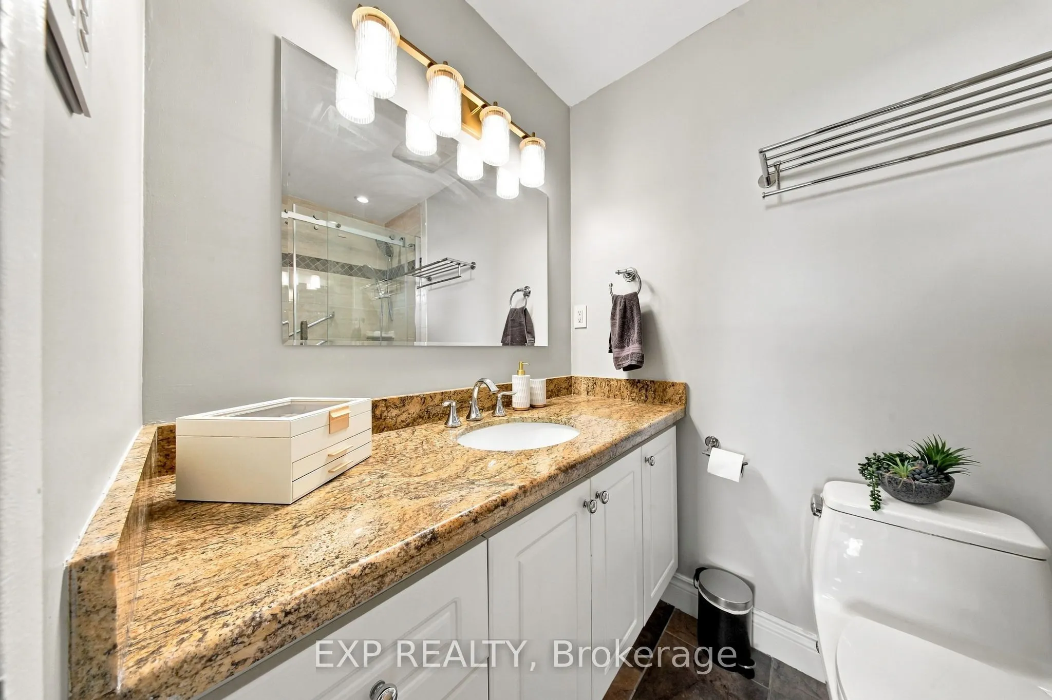 1515 Lakeshore Road E #2101