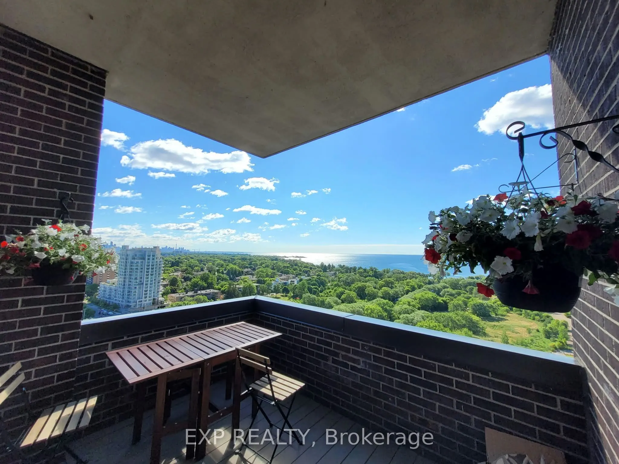 1515 Lakeshore Road E #2101
