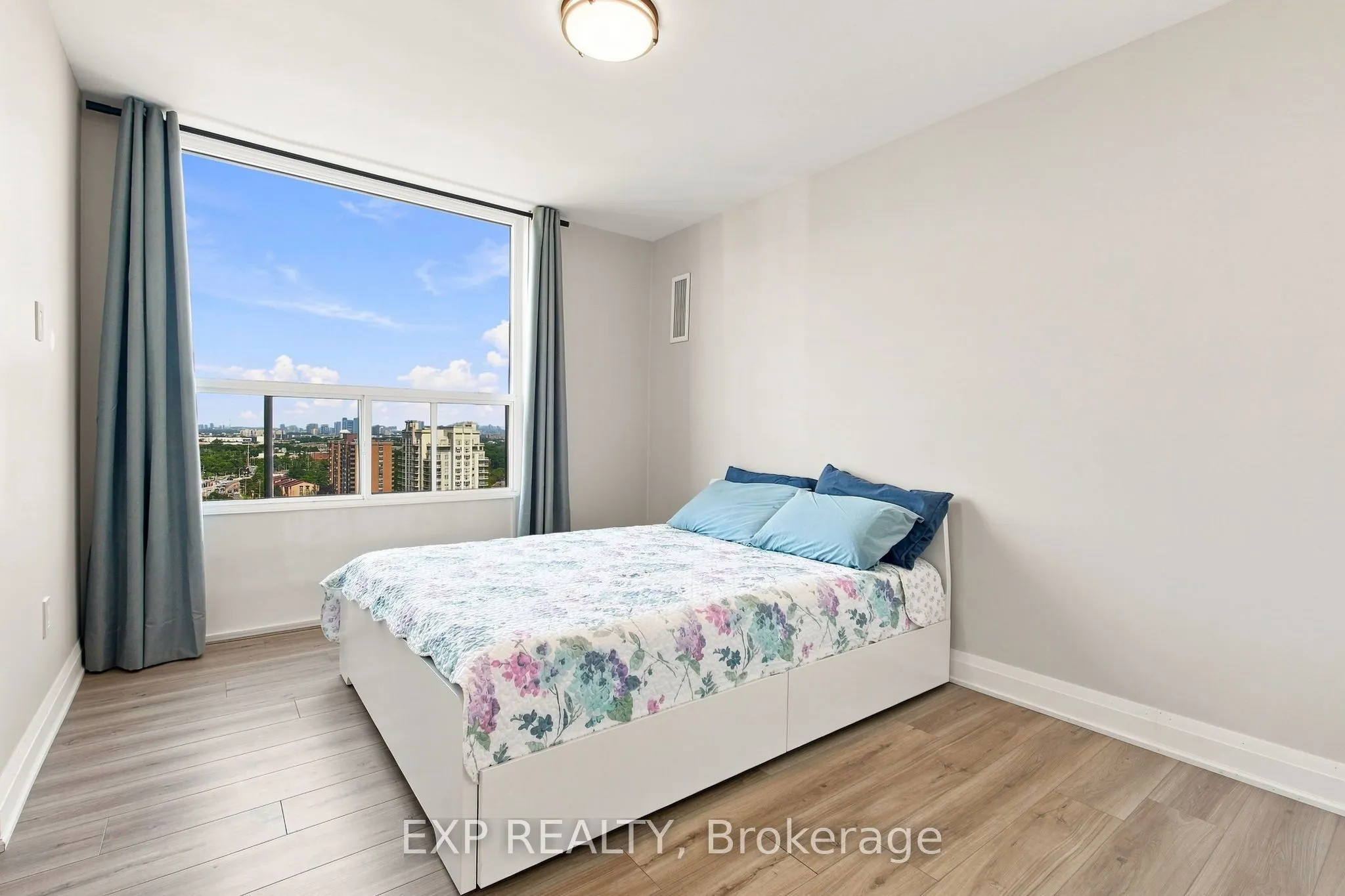 1515 Lakeshore Road E #2101