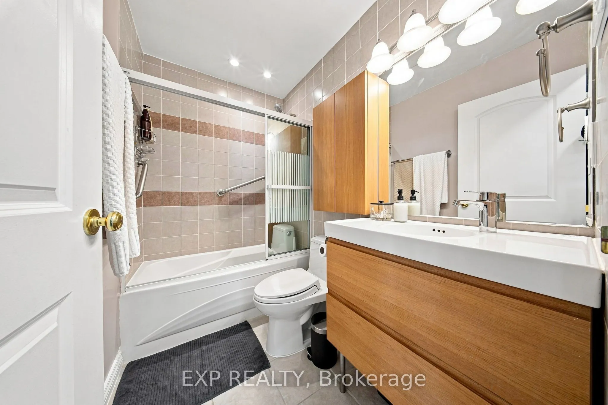 1515 Lakeshore Road E #2101