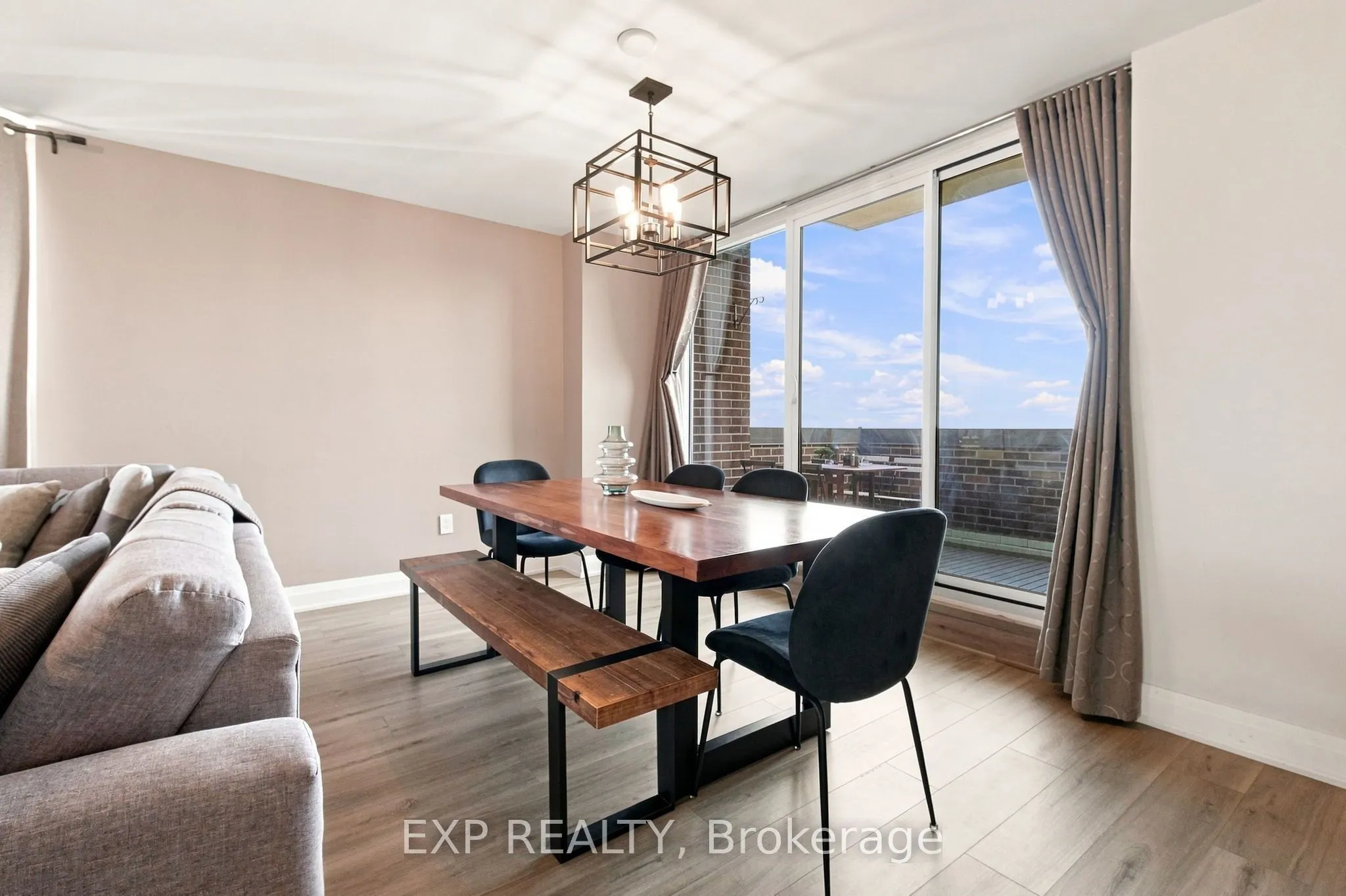 1515 Lakeshore Road E #2101