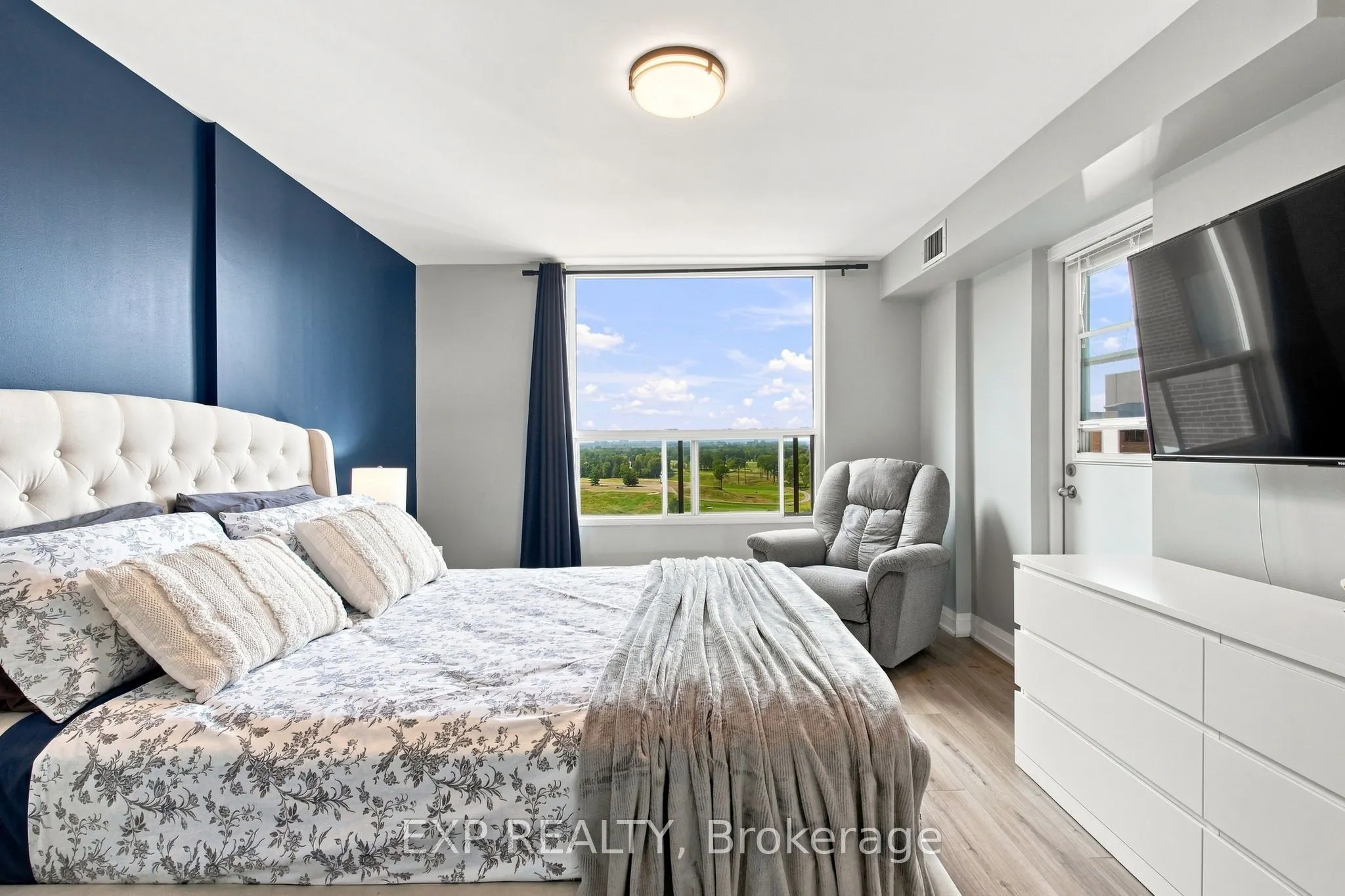 1515 Lakeshore Road E #2101
